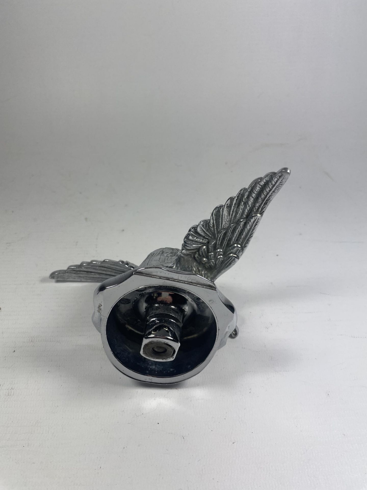 A FORD FLYING QUAIL CAR MASCOT ON A RADIATOR CAP BASE - Image 4 of 4