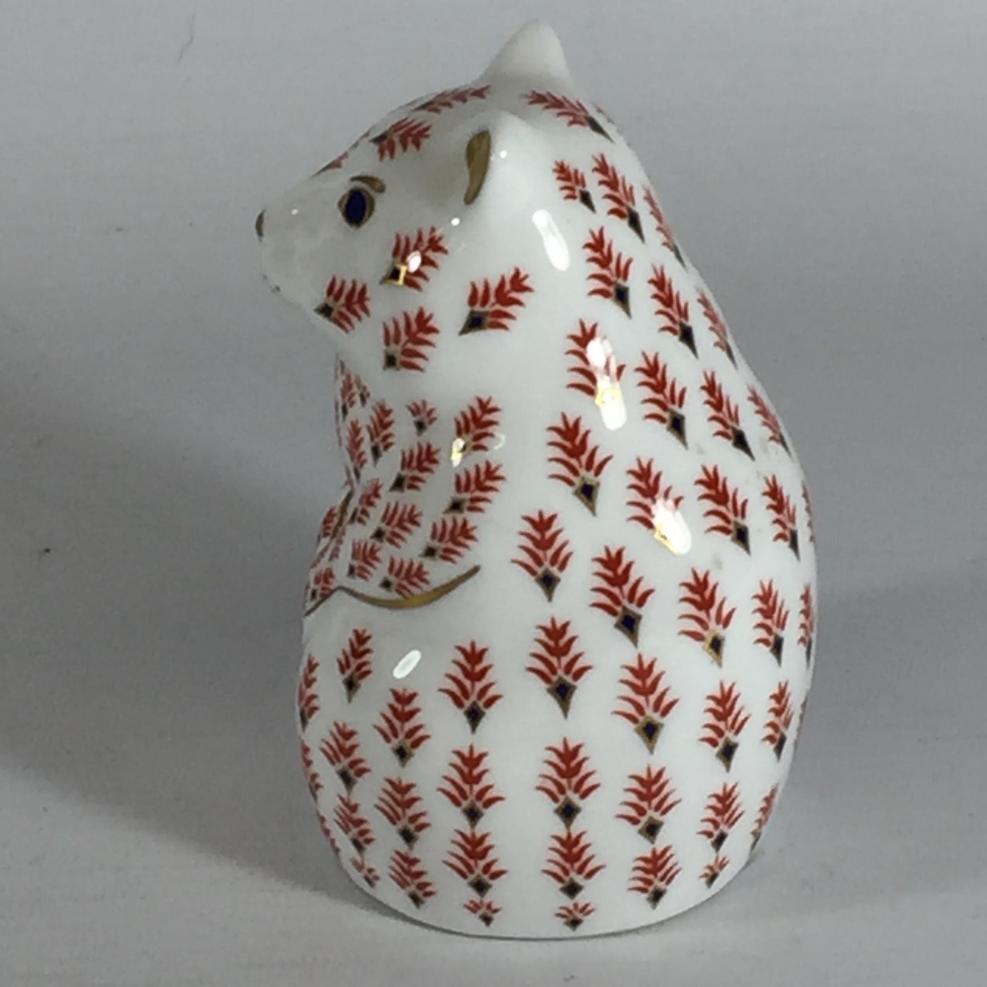 A ROYAL CROWN DERBY HAMSTER PAPERWEIGHT WITH GOLD STOPPER - Image 2 of 3