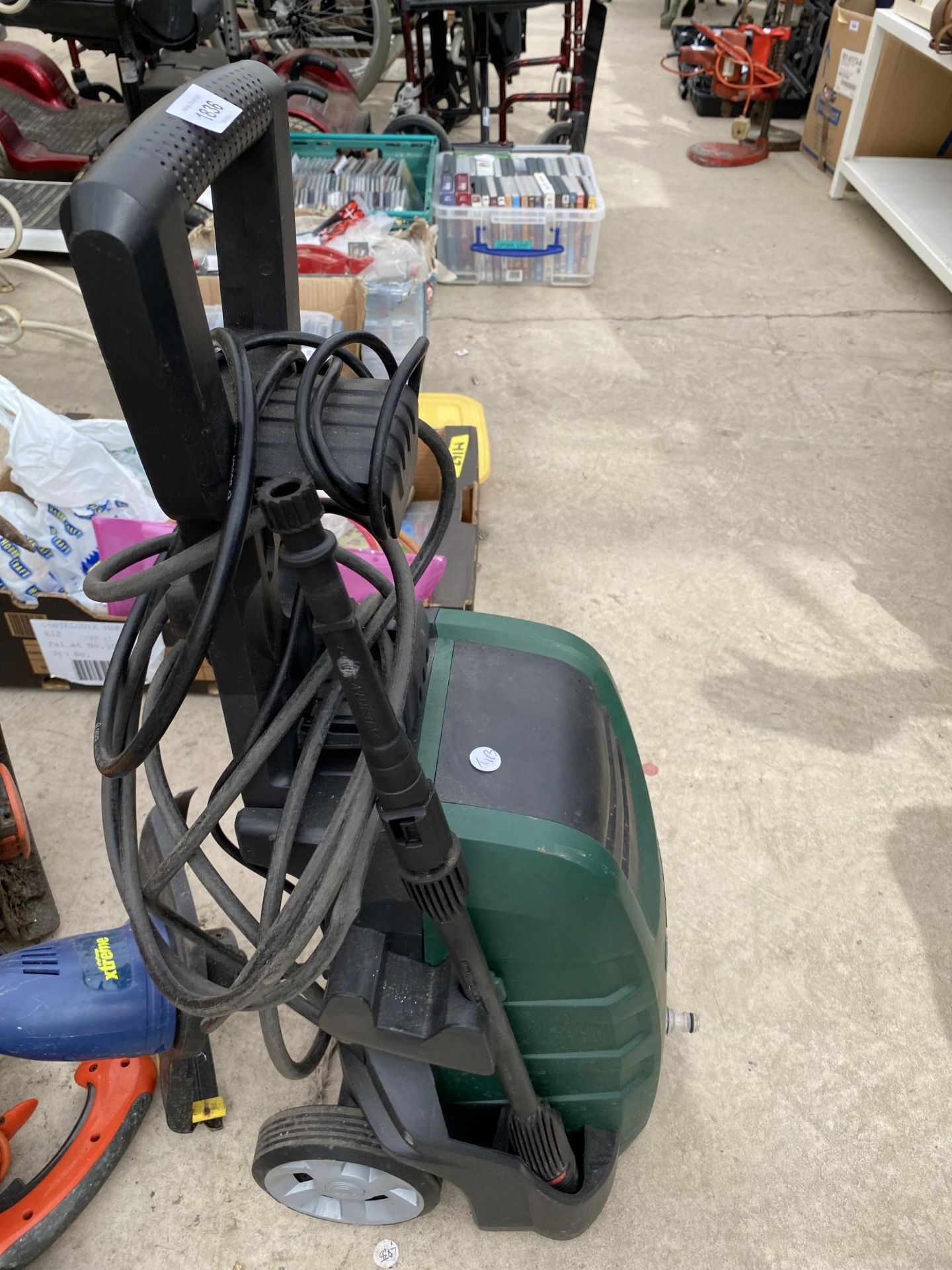 AN ELECTRIC BOSCH PRESSURE WASHER FOR SPARES AND REPAIRS - Image 2 of 2