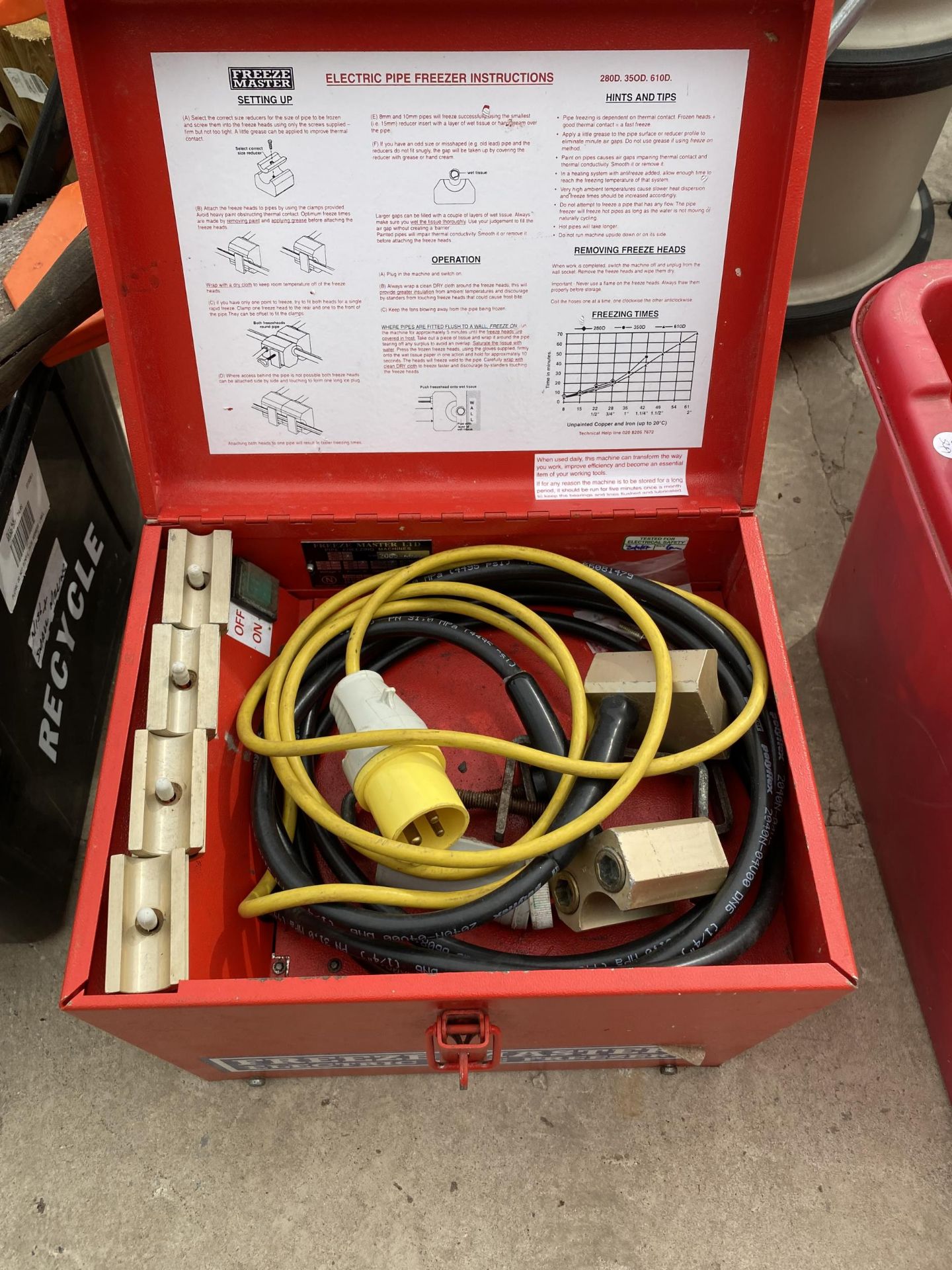 A CASED ELECTRIC PIPE FREEZER KIT - Image 2 of 4