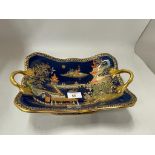 A CARLTON WARE TWIN HANDLED PEDESTAL BOWL DECORATED IN THE 'MIKADO' PATTERN WITH GILT DESIGN ON A