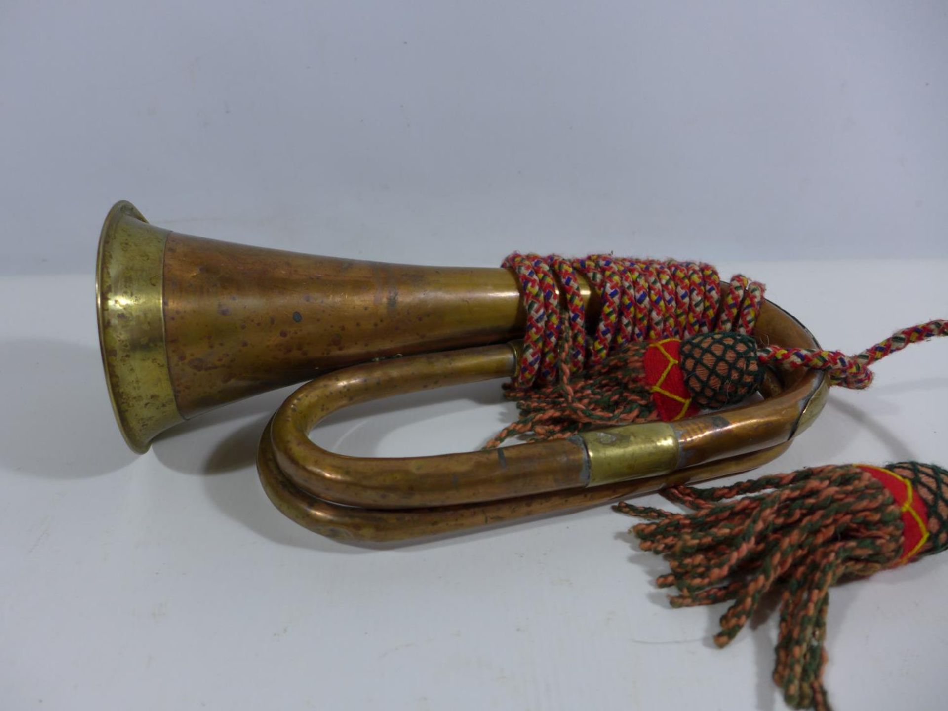 A COPPER AND BRASS BUGLE WITH ONTARIO REGIMENT BADGE - Image 3 of 4