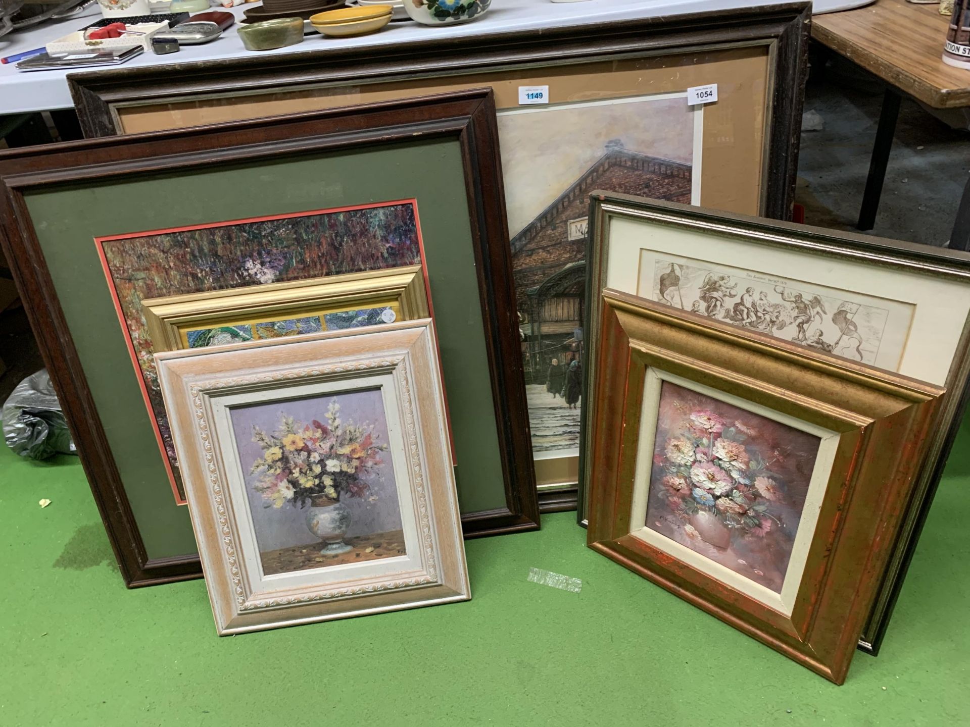 A COLLECTION OF FRAMED PRINTS TO INCLUDE STILL LIFE EXAMPLES, DAVID BARROW SIGNED MARKET HALL