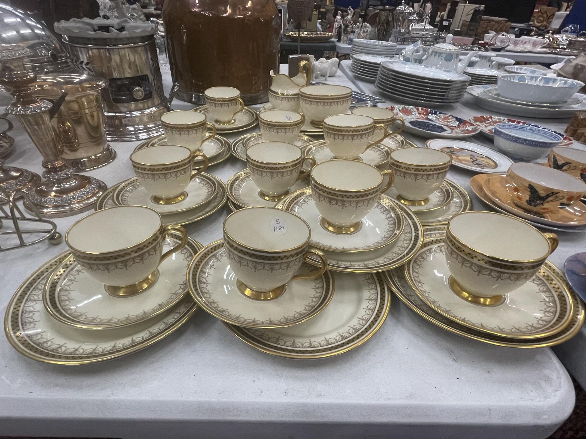 A LARGE GROSVENOR CHINA GILT DESIGN PART TEA SET MAINLY CONSISTING OF TRIOS - Image 2 of 5