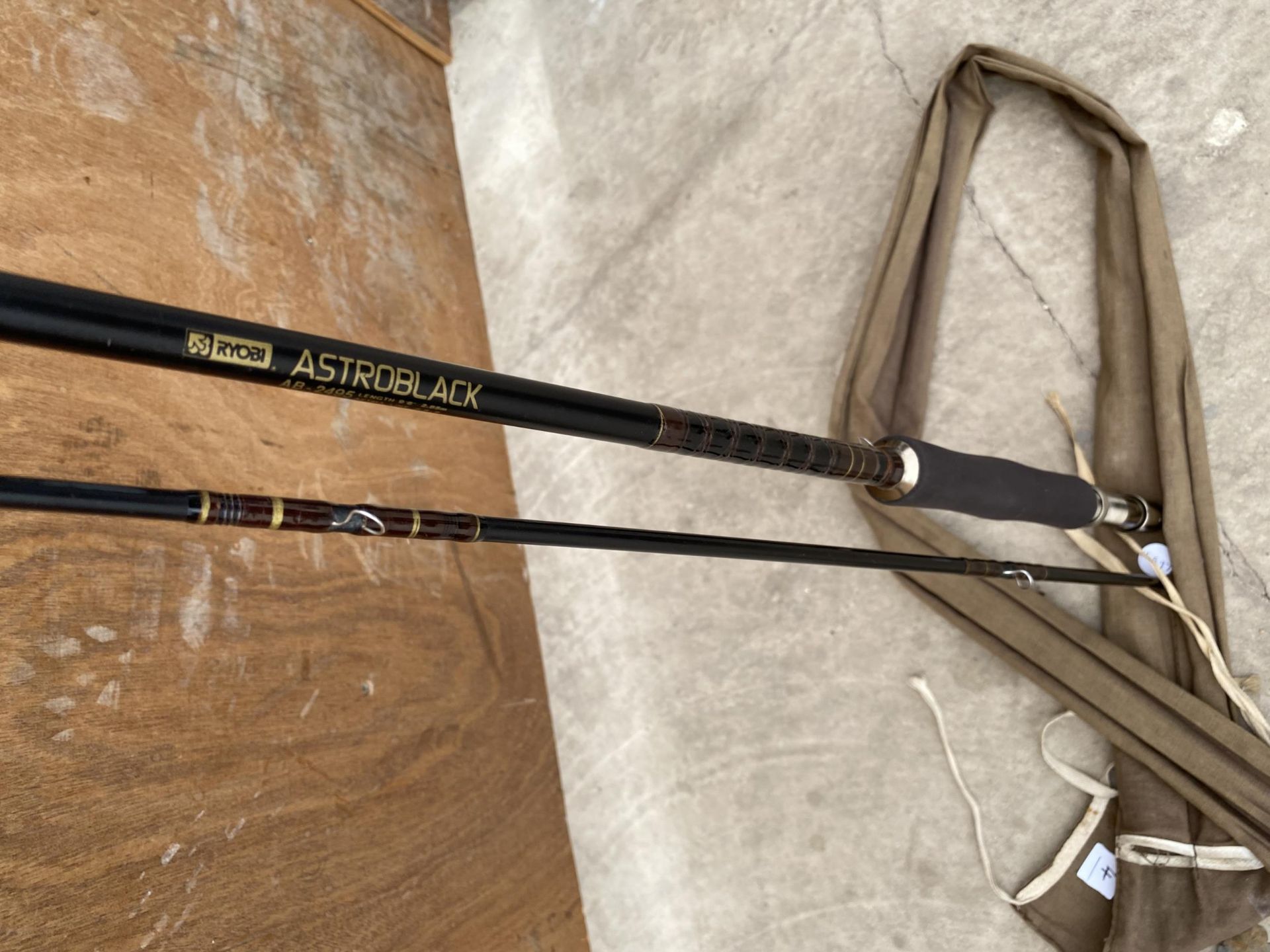 TWO FLY FISHING RODS CONSISTING OF AN ASTROBLACK 9'6" 8-9# AND A SHAKESPERE SIGMA GRAPHITE 8'10" 6- - Image 2 of 9
