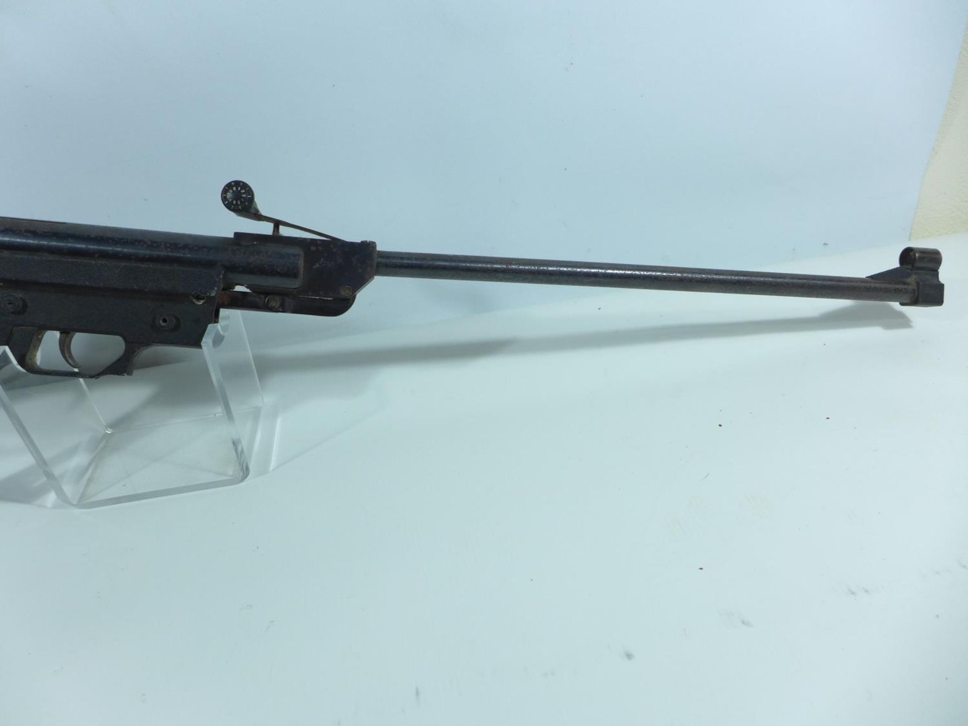 AN EL GAME .22 CALIBRE PARATROOPER AIR RIFLE, IN NEED OF RENOVATION, 45CM BARREL, LENGTH 95CM, - Image 2 of 5