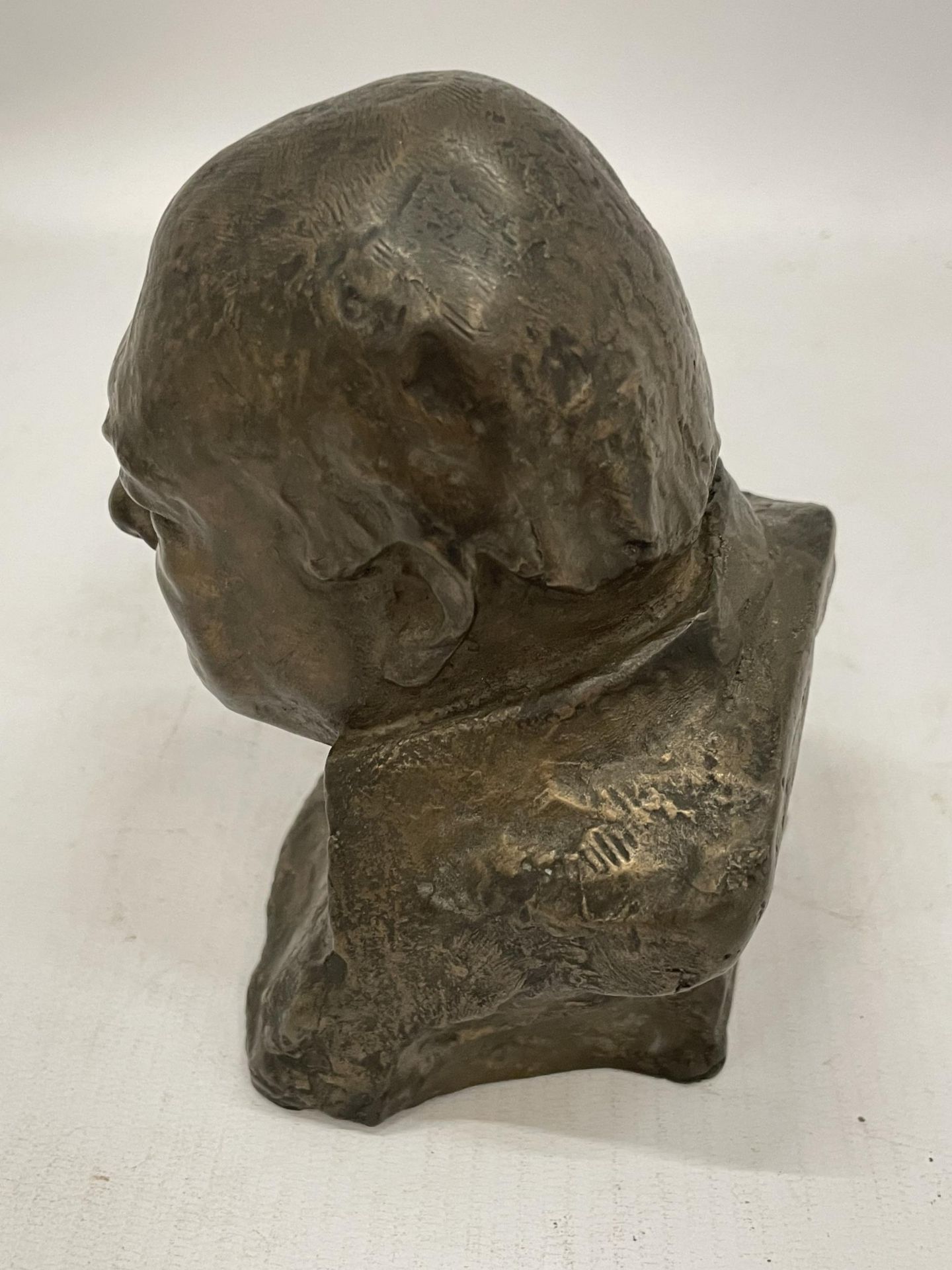 A BRONZED BUST OF WINSTON CHURCHILL - Image 2 of 4