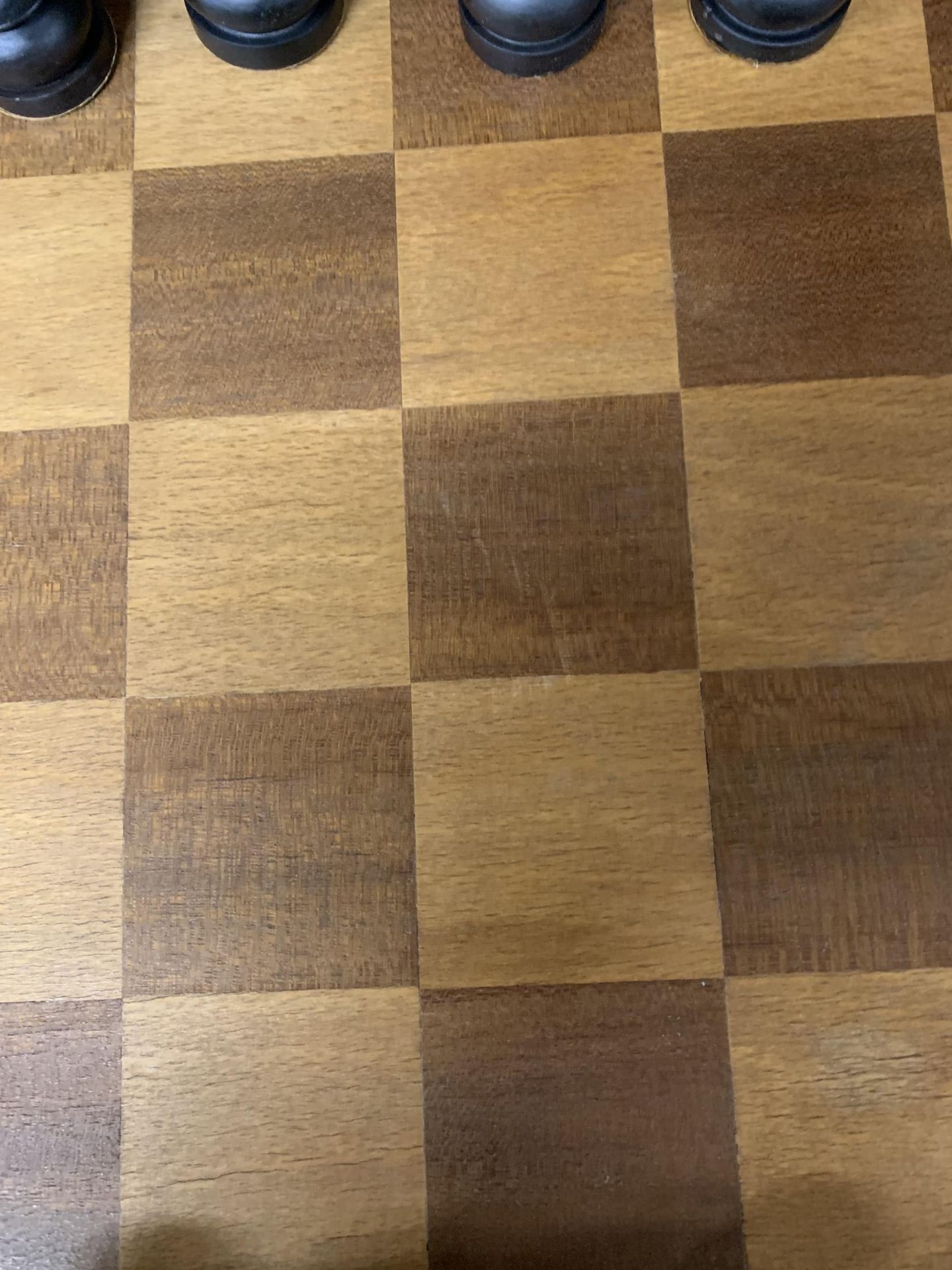 A LARGE WOODEN CHESSBOARD WITH A FULL SET OF WOODEN CHESS PIECES - Image 3 of 4