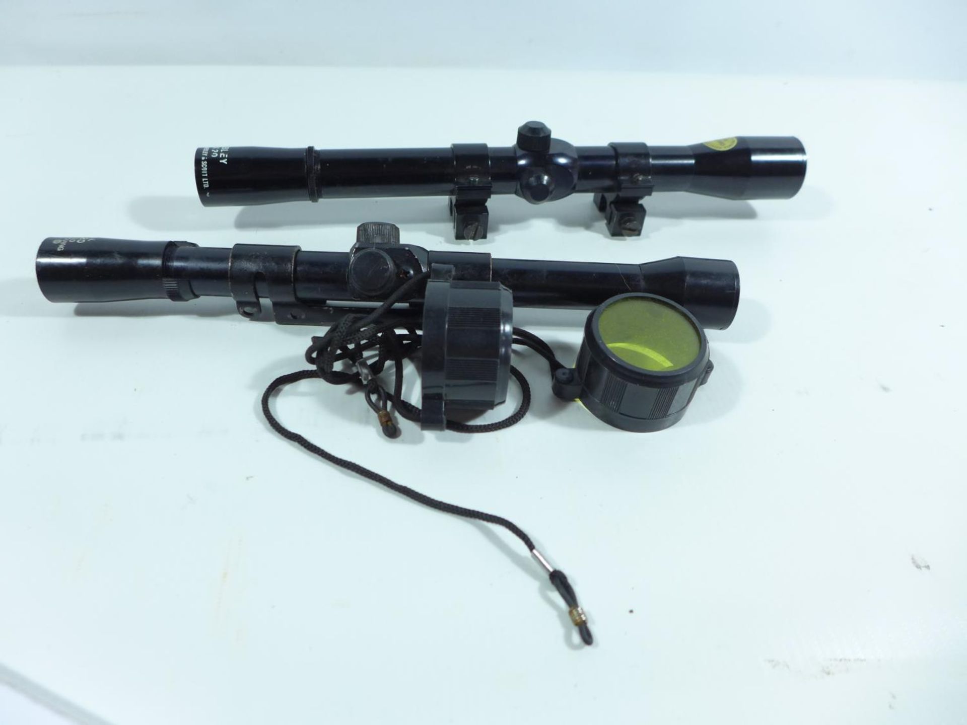 AN A.S.T. 4X2 TELESCOPIC SIGHT AND A WEBLEY 4X20 TELESCOPIC SIGHT (2) - Image 3 of 3