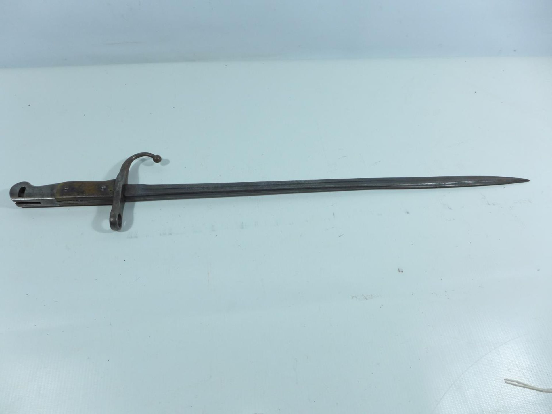 A TURKISH/OTTOMAN EMPIRE 1903 PATTERN BAYONET, 52CM BLADE, LENGTH 64.5CM - Image 3 of 5