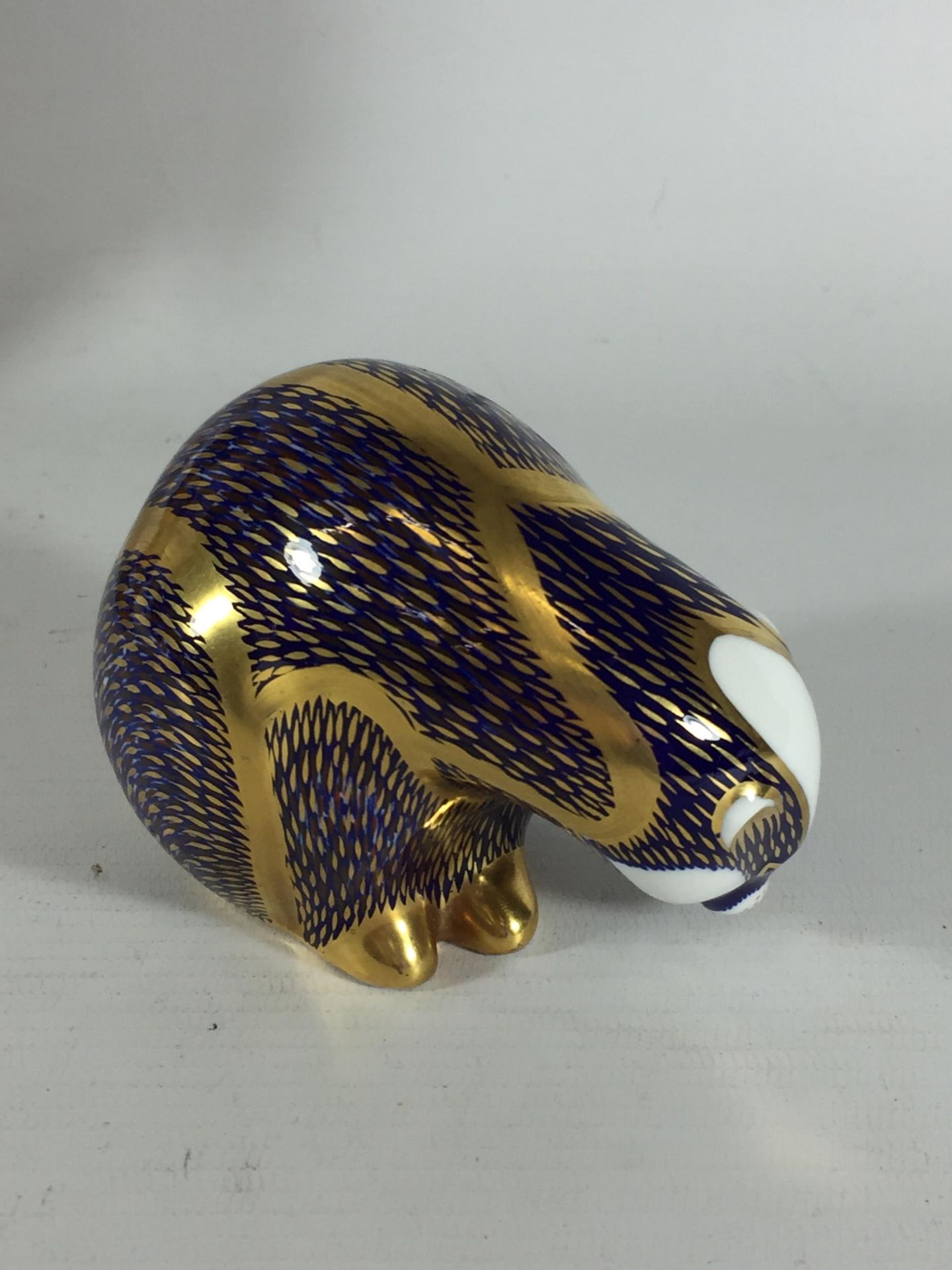 A ROYAL CROWN DERBY BADGER PAPERWEIGHT, GOLD STOPPER - Image 2 of 3