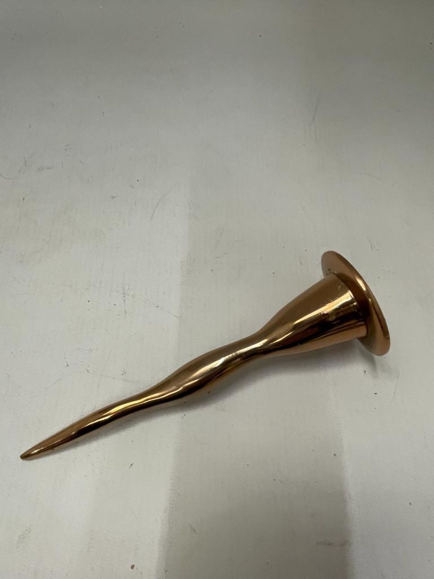 A LARGE BRASS RETRO DROPLET CANDLEABRA - Image 3 of 4