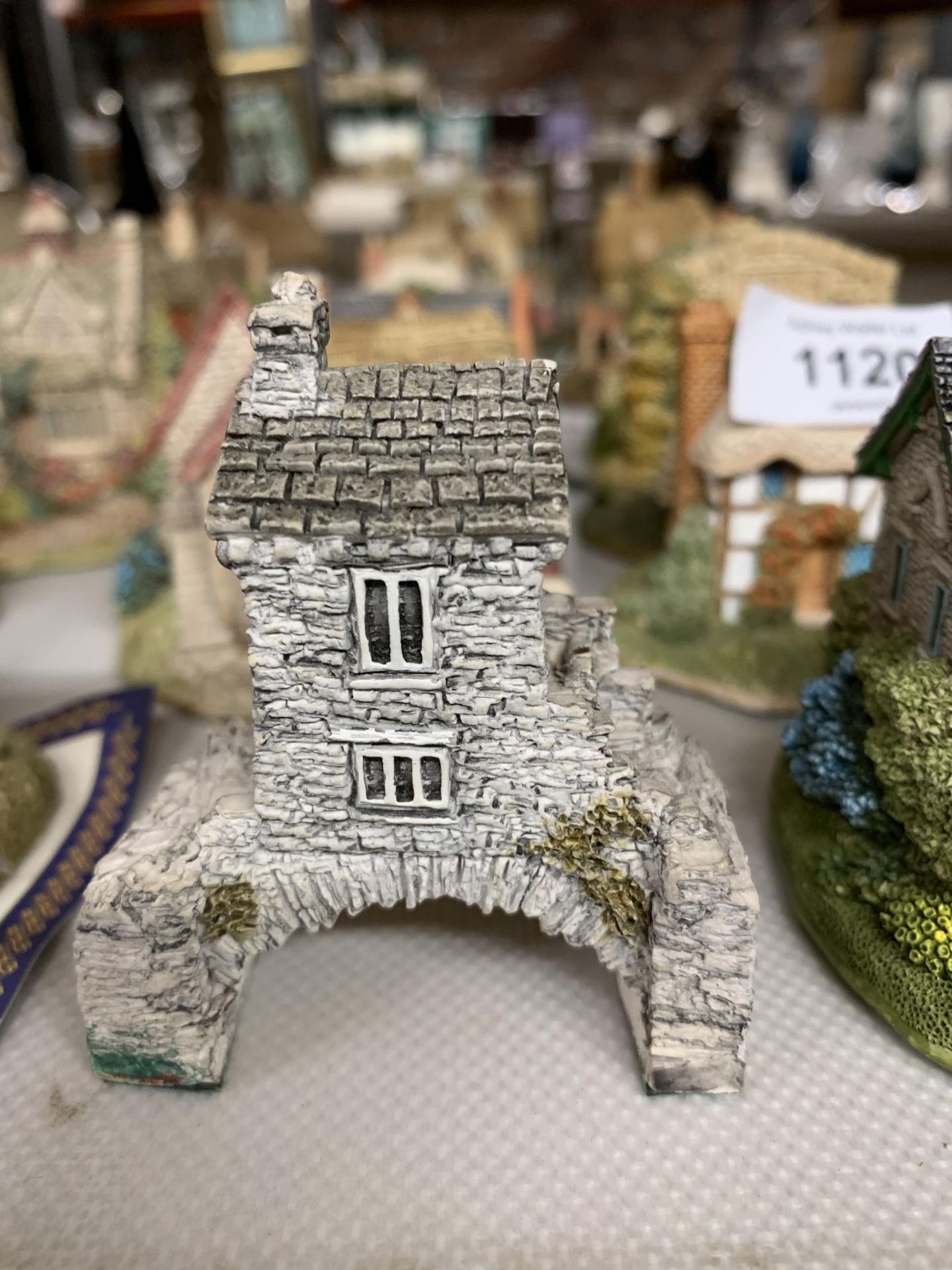 A LARGE QUANTITY OF LILLIPUT LANE COTTAGES TO INCLUDE 'NUTKIN COTTAGE', 'WATERSIDE MILL', ETC - 19 - Image 2 of 5