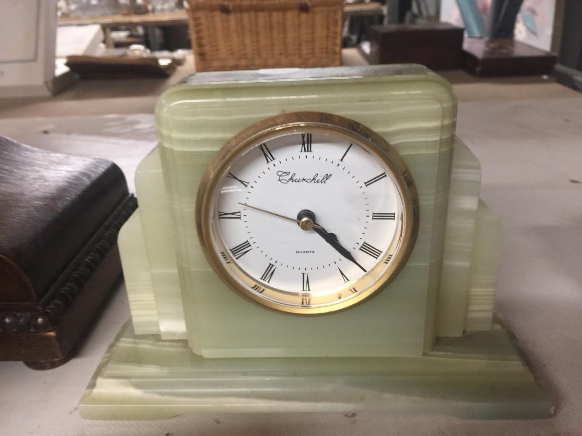 A VINTAGE CHURCHILL ONYX MARBLE MANTLE CLOCK TOGETHER WITH A LURPAK BUTTER DISH AND TOAST RACK - Image 3 of 3