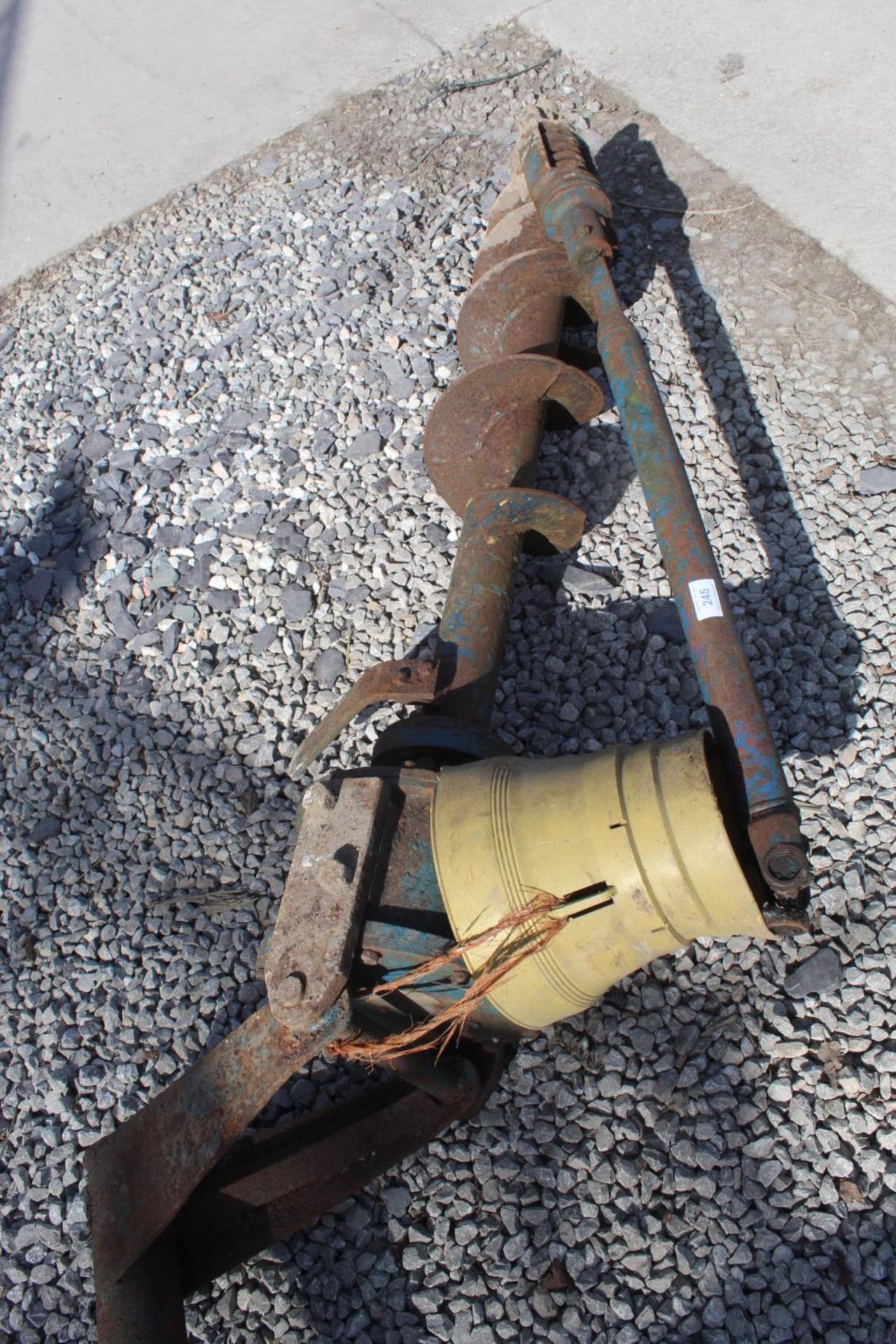 A POST AUGER+ VAT FROM A LOCAL DISPERSAL - Image 3 of 3