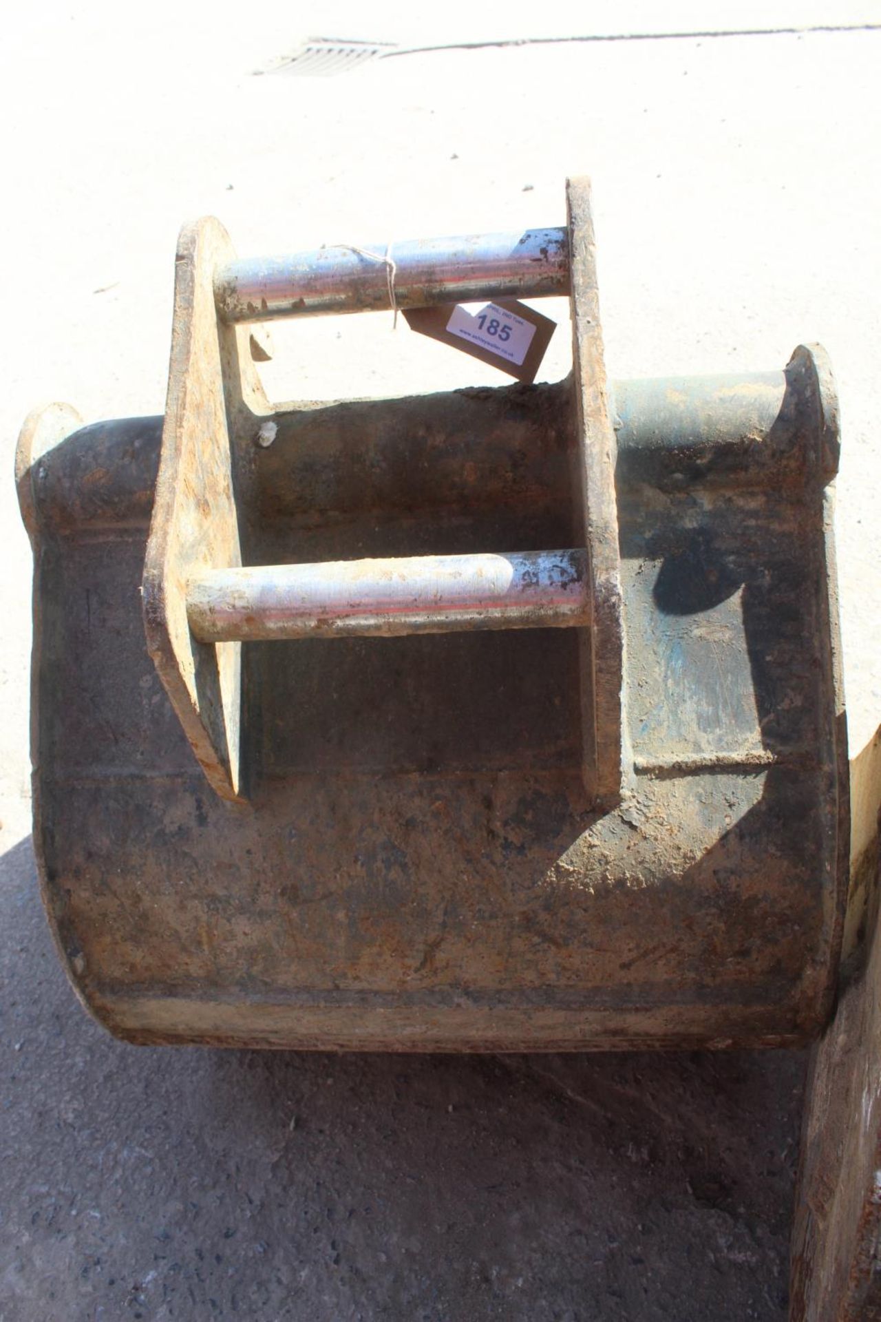 A 3 TONNE 450MM DIGGER BUCKET + VAT - Image 2 of 2