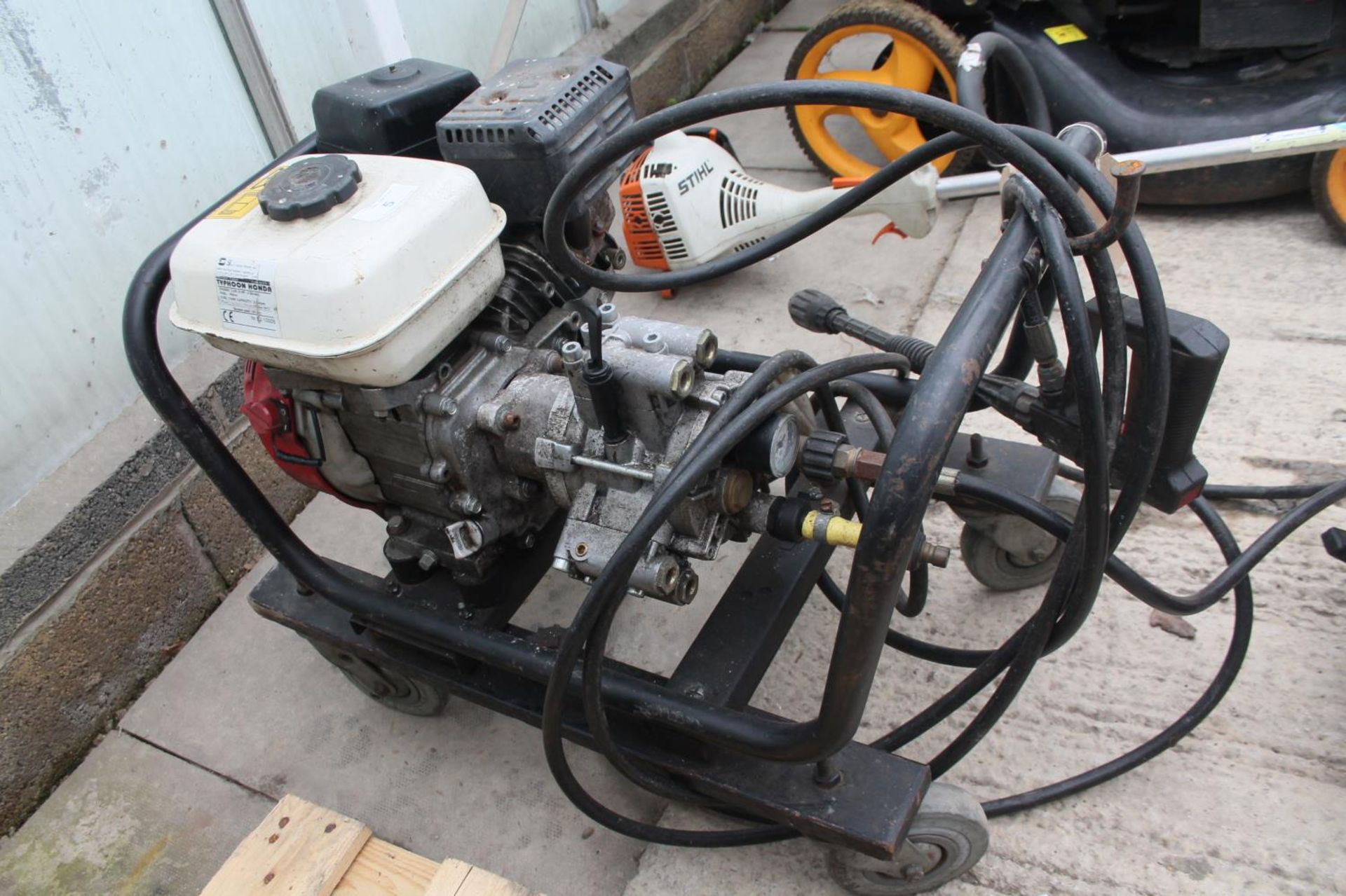 HONDA PRESSURE WASHER GX120 4.0 NO VAT - Image 2 of 3