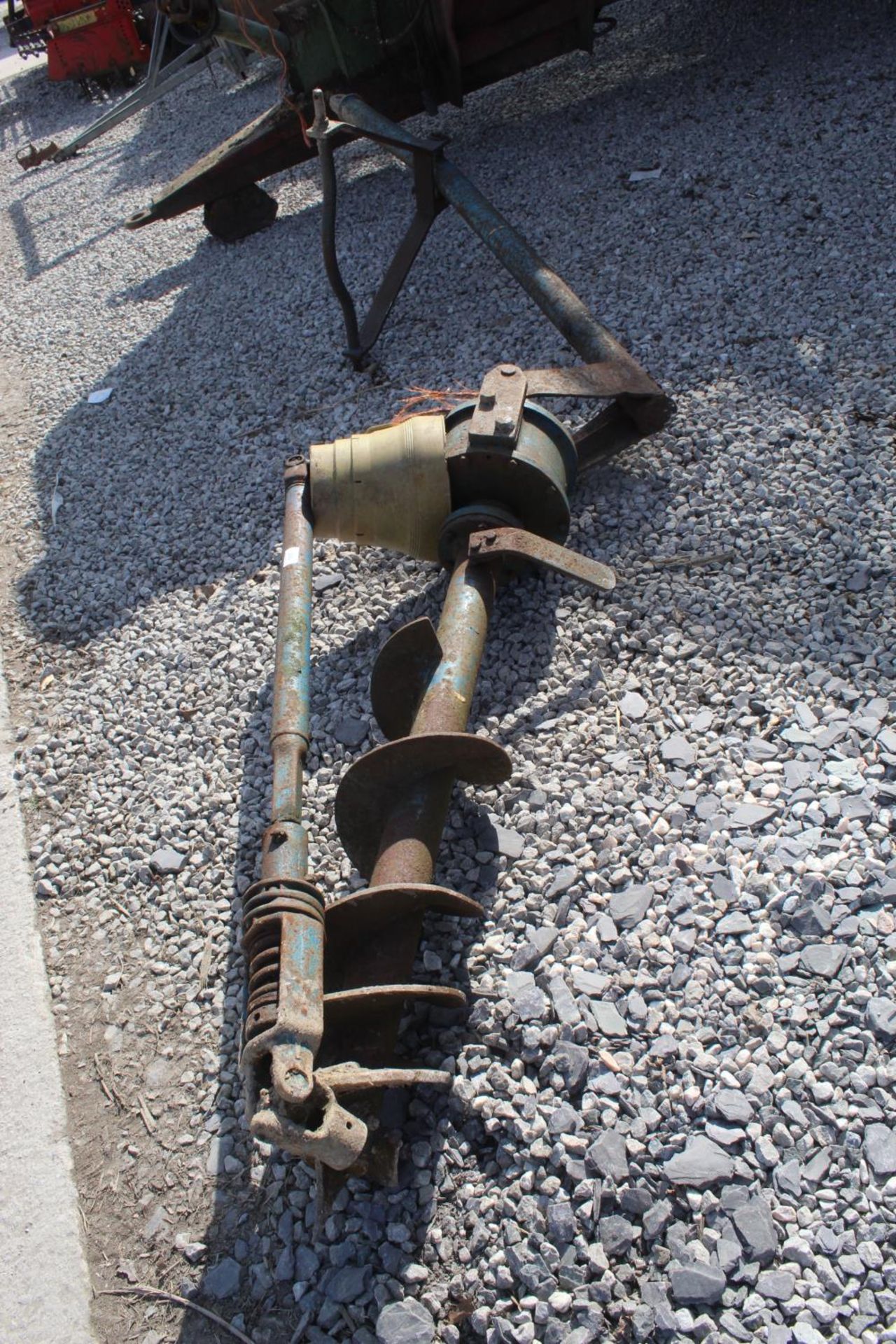 A POST AUGER+ VAT FROM A LOCAL DISPERSAL