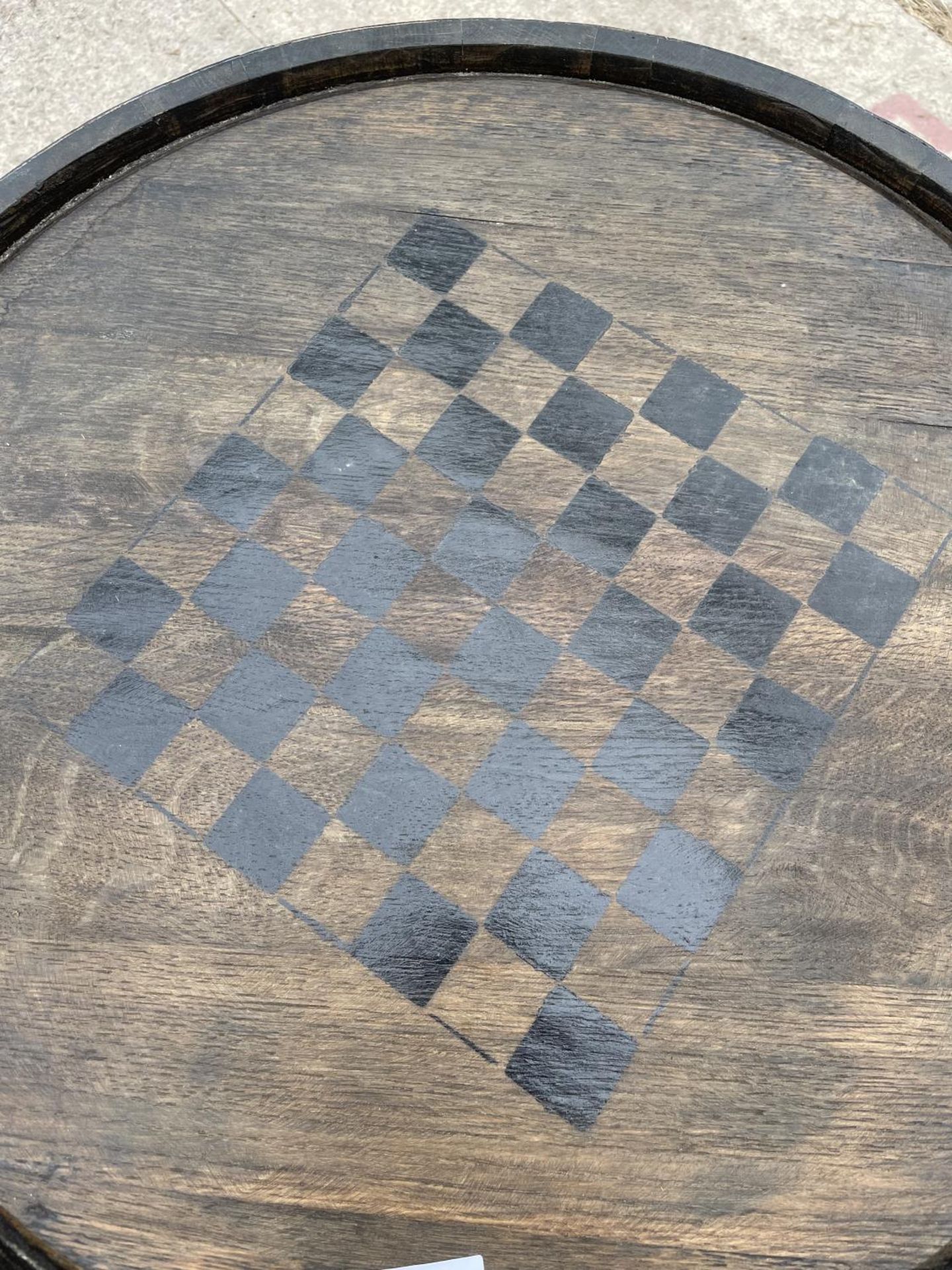 A TABLE MADE FROM AN OAK BARREL MARKED WITH A CHESS/DRAUGHT BOARD - NO VAT - Image 2 of 2