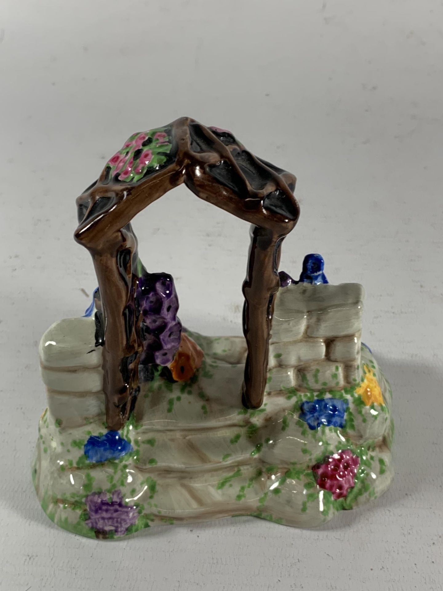 A VINTAGE TUSCAN CHINA GARDEN ARCH MODEL - Image 2 of 4