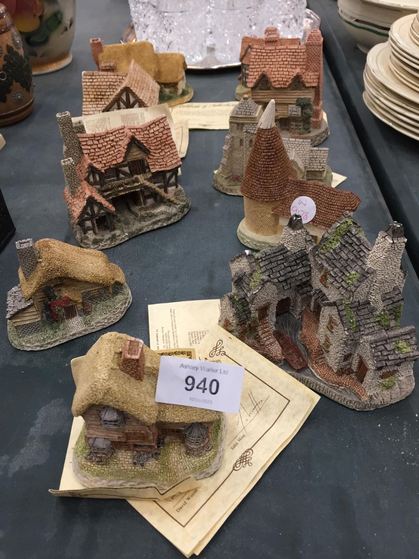 A COLLECTION OF DAVID WINTER COTTAGE MODELS