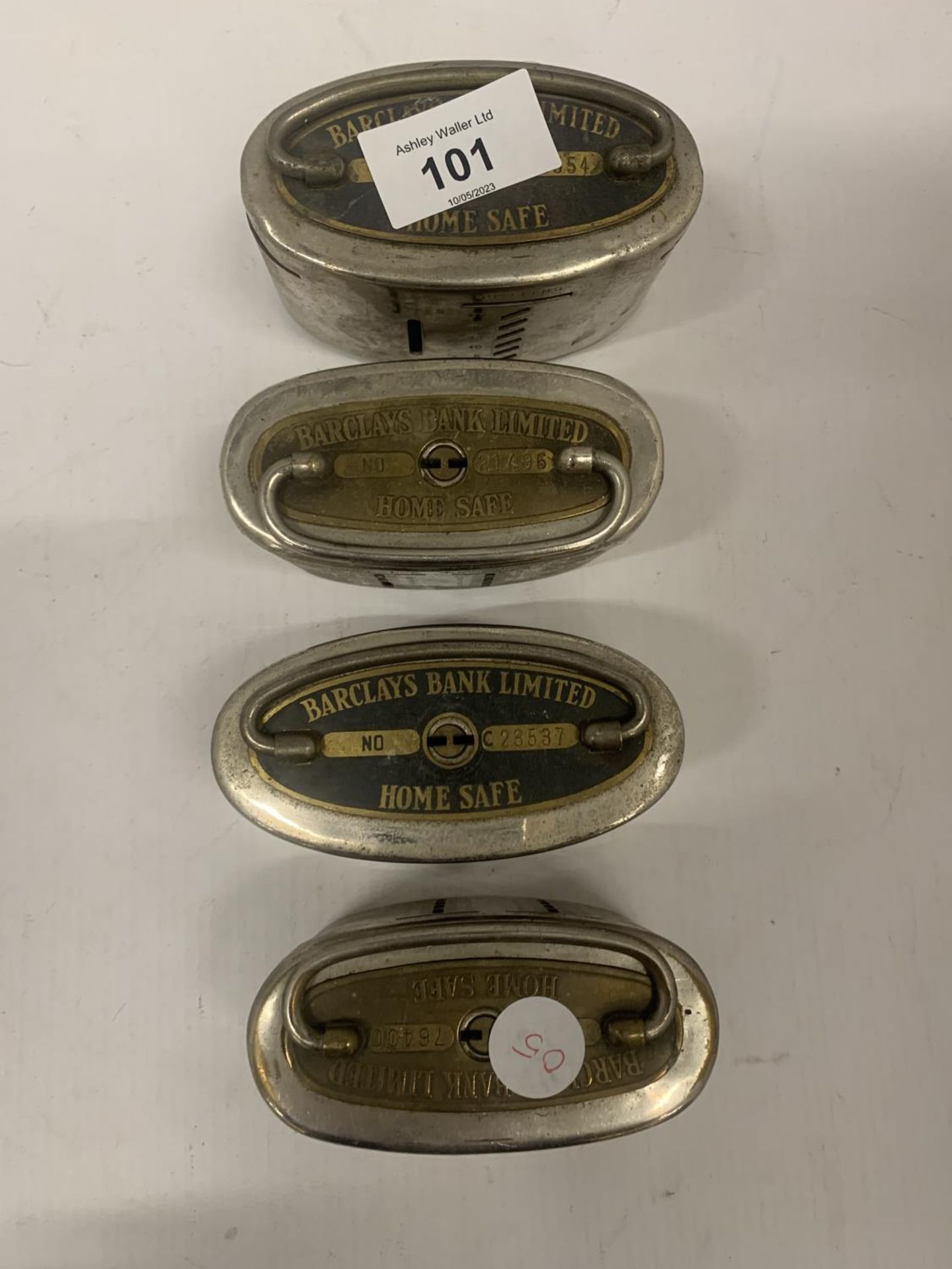 FOUR VINTAGE BARCLAYS BANK SAFE/MONEY BANKS - Image 6 of 6