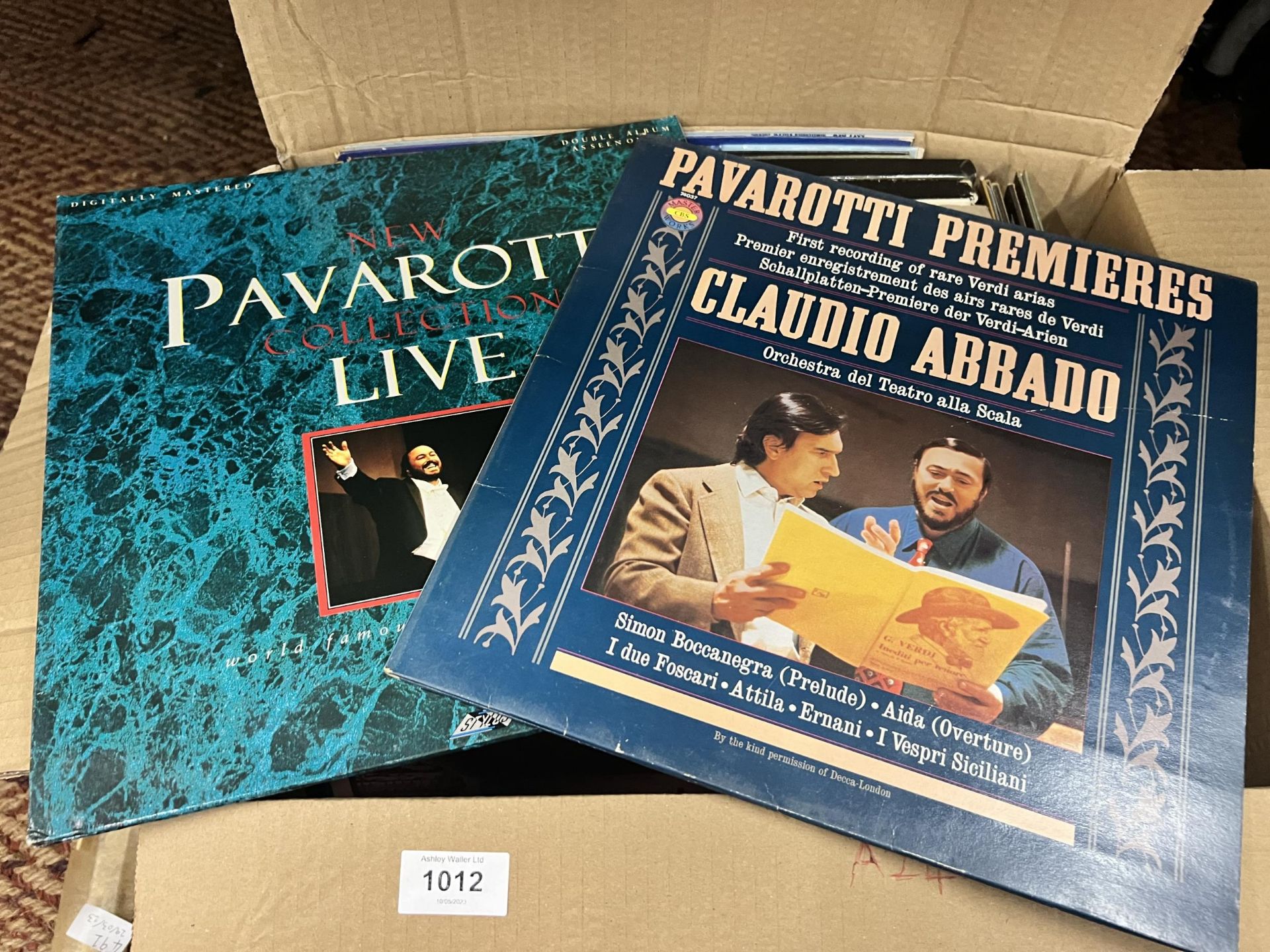 A BOX OF ASSORTED LP RECORDS, CHRISTMAS LPS, PAVAROTTI ETC - Image 6 of 6