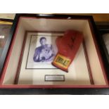 A FRAMED & SIGNED SUGAR SHANE MOSLEY BOXING GLOVE & PHOTOGRAPH