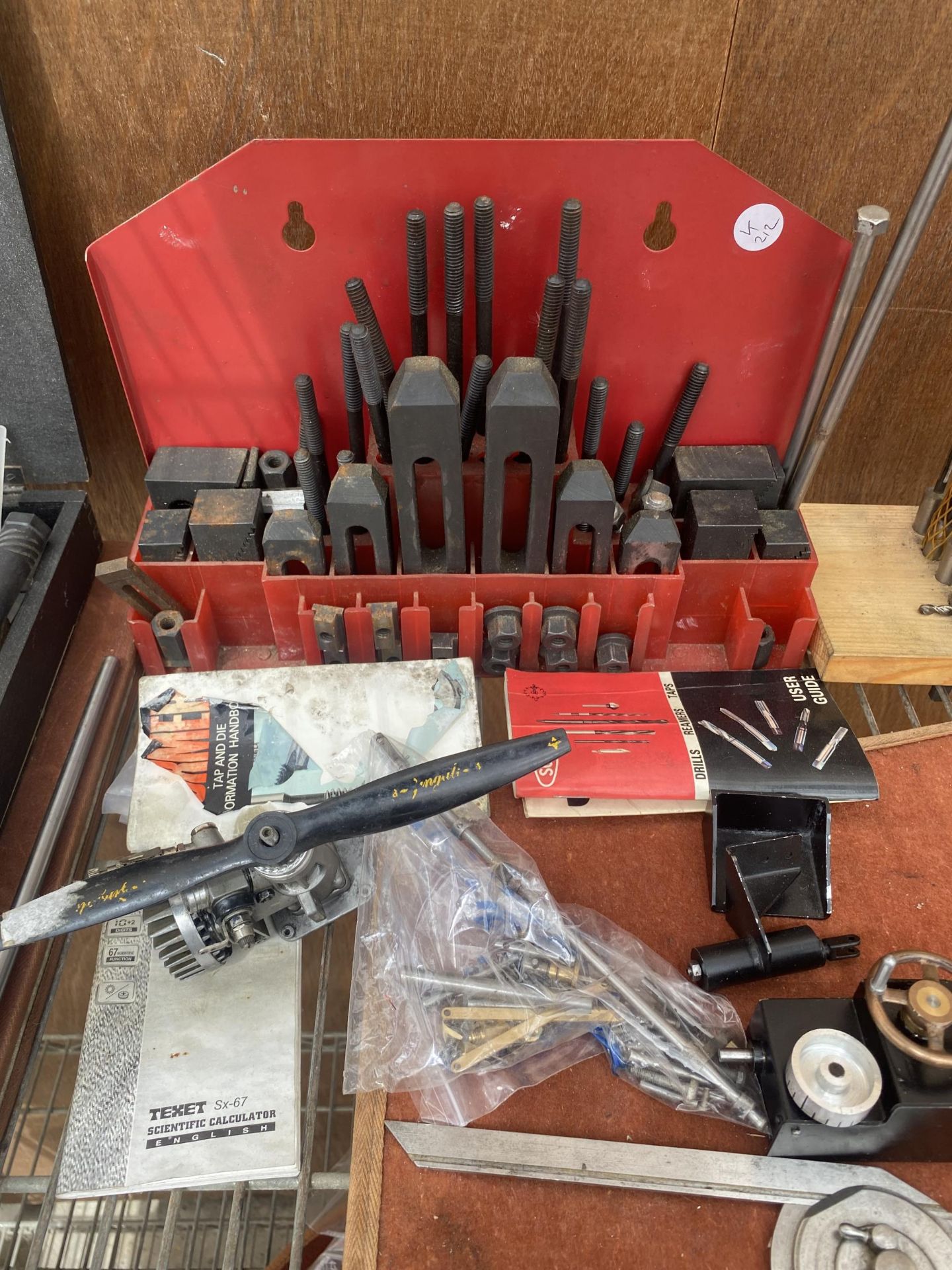 AN ASSORTMENT OF ENGINEERS TOOLS TO INCLUDE MICROMETERS AND A CLAMPING SET ETC - Image 2 of 2