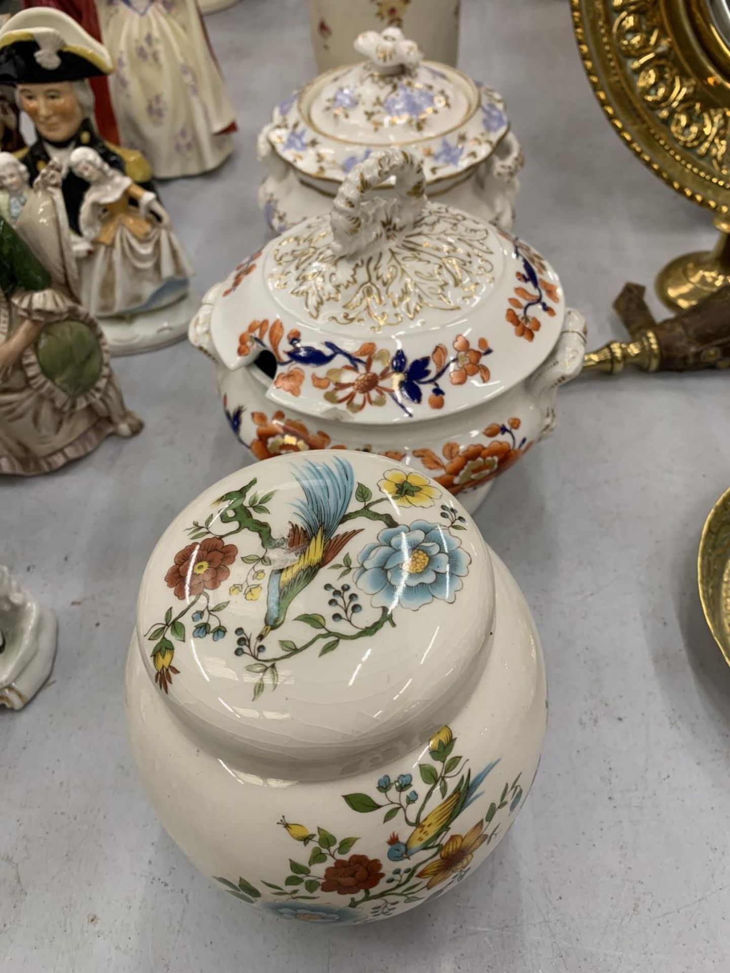 A QUANTITY OF CERAMIC ITEMS TO INCLUDE EARLY 20TH CENTURY TUREENS, A CROWN DEVON FIELDINGS BLUSH - Image 3 of 10