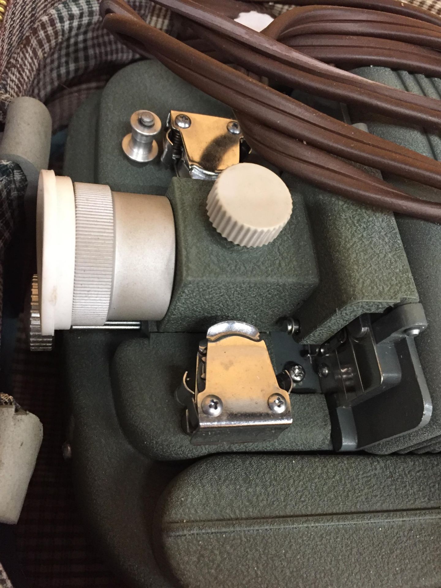 A VINTAGE SEKONIC 80P CINE CAMERA IN ORIGINAL CASE AND BOX - Image 4 of 4