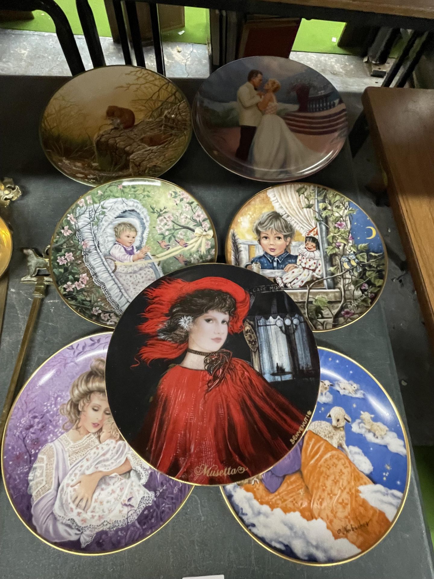 A GROUP OF COLLECTABLE CABINET PLATES