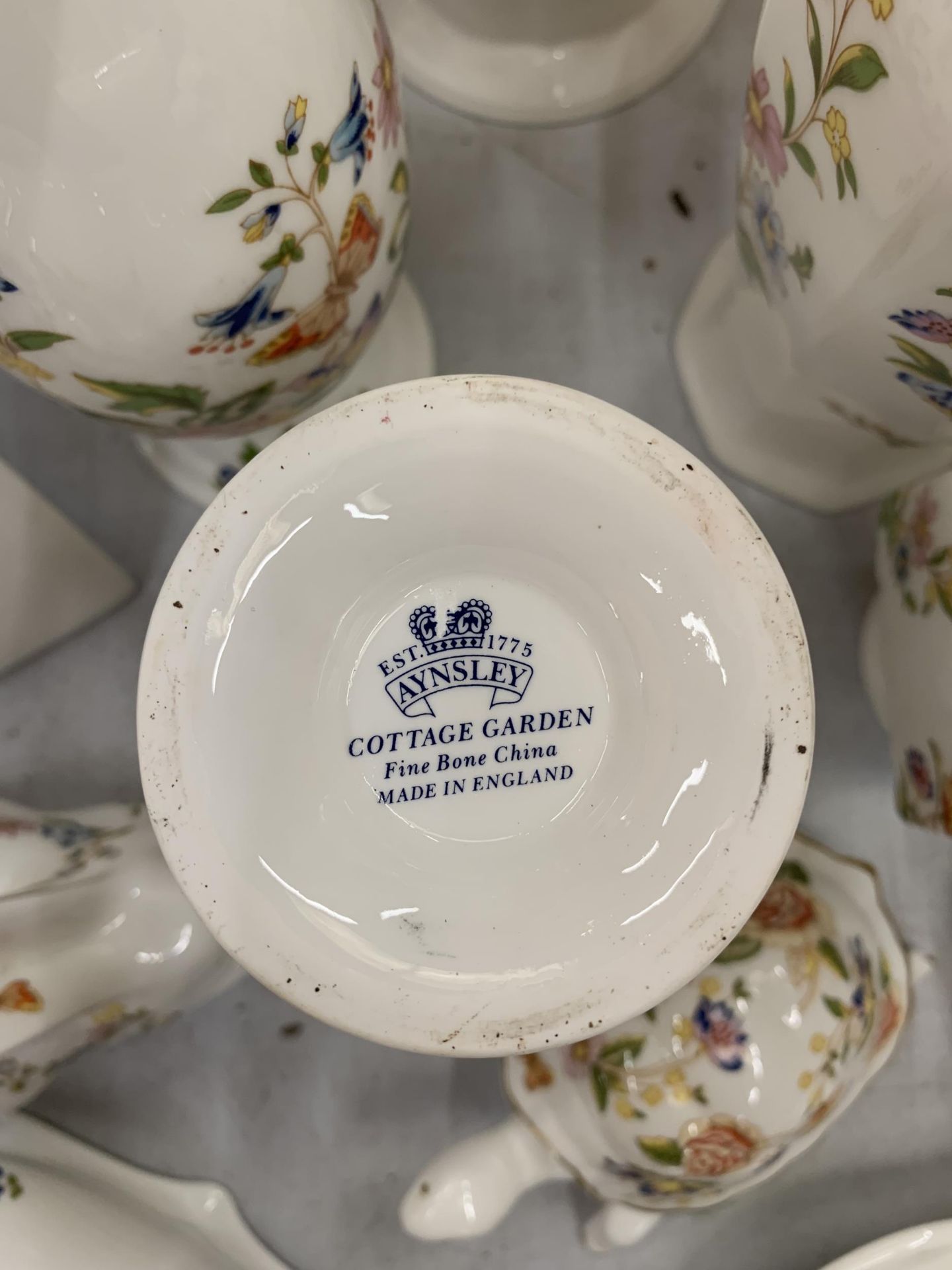 A LARGE COLLECTION OF ANSLEY COTTAGE GARDEN PATTERN CERAMICS - Image 5 of 5