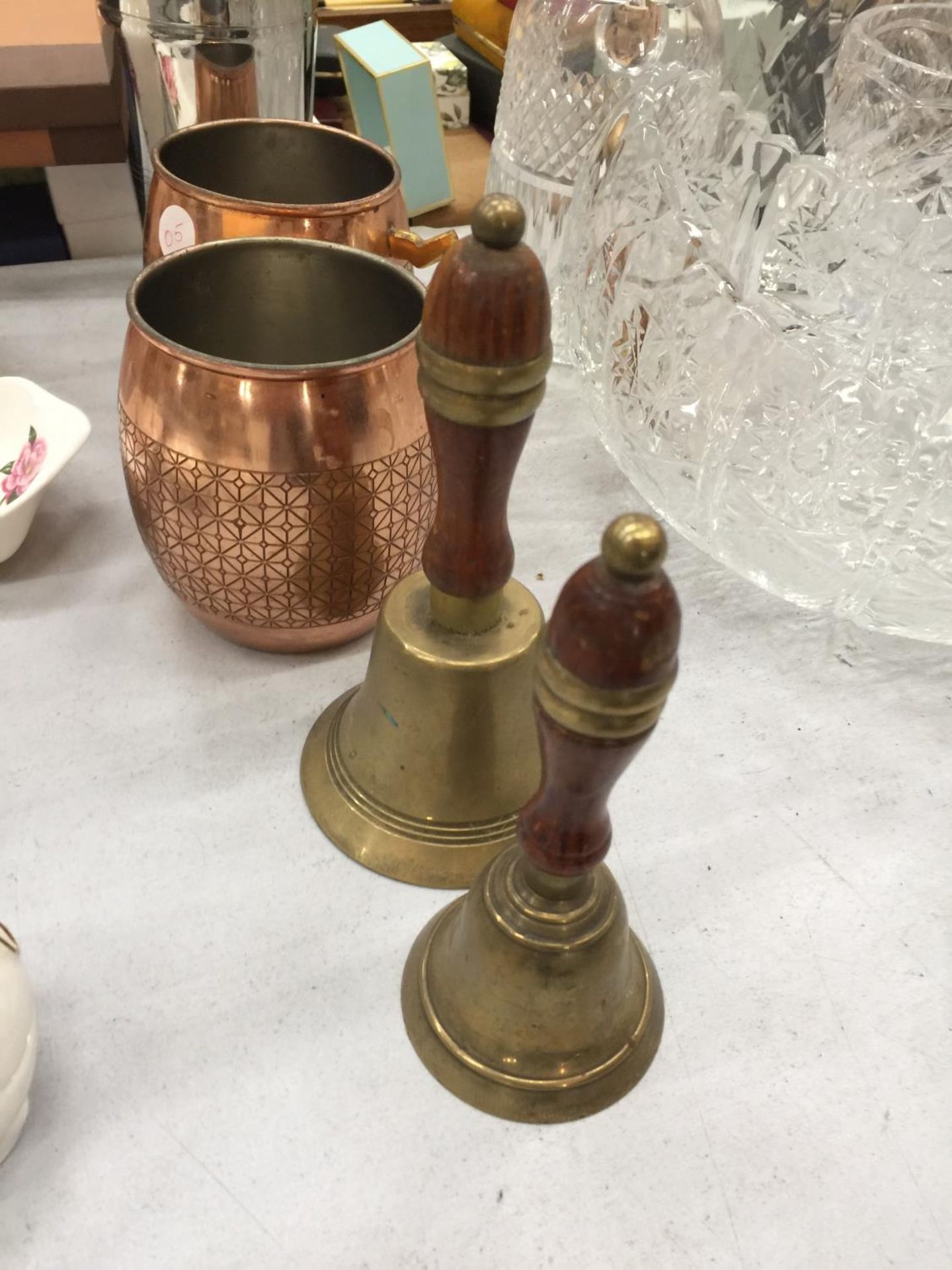 TWO BRASS BELL, TWO COPPER MUGS AND A VINTAGE STYLE COCKTAIL SHAKER - Image 4 of 6