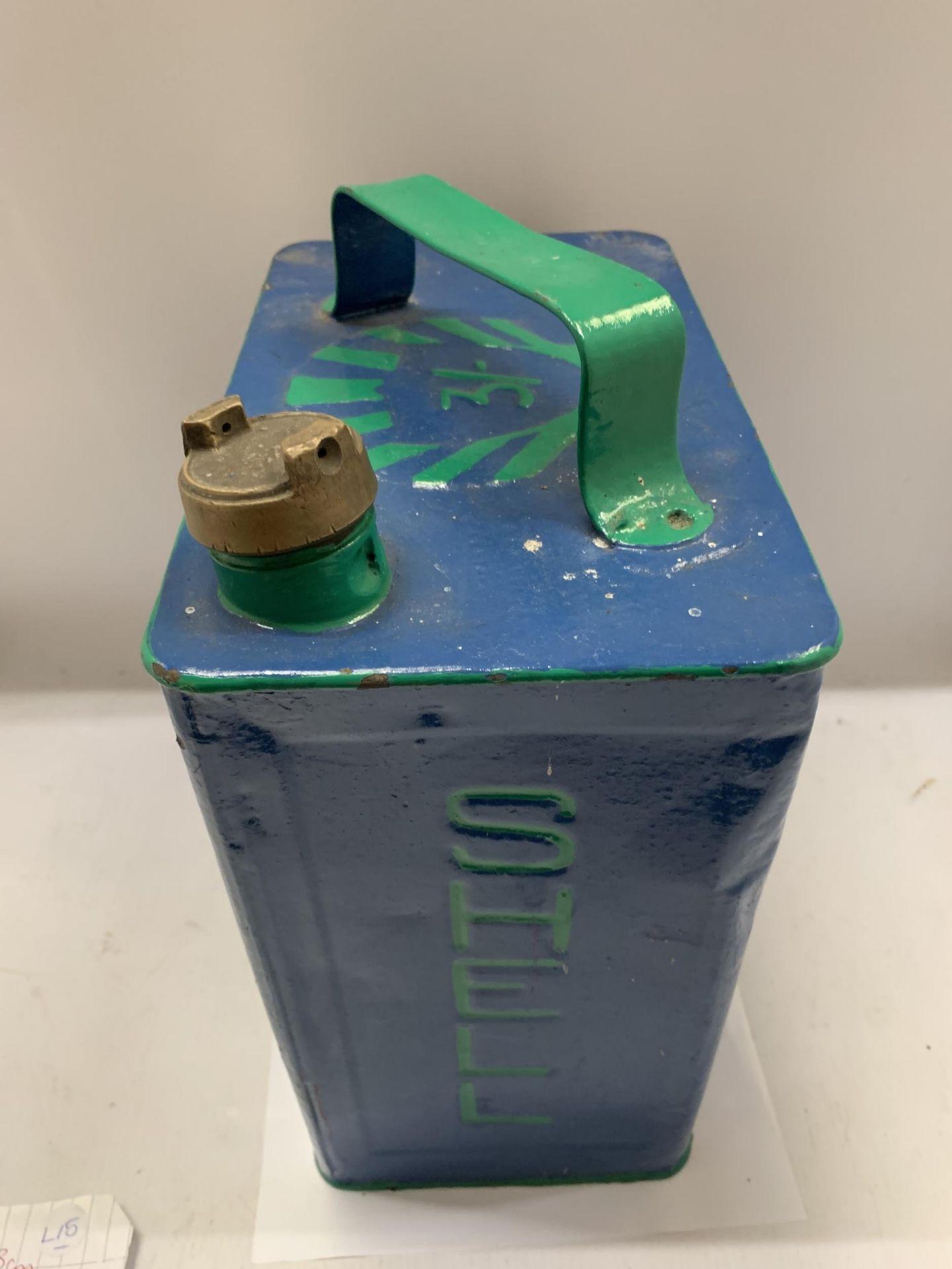 A VINTAGE SHELL MOTOR SPIRIT PETROL CAN WITH BRASS TOP - Image 2 of 3