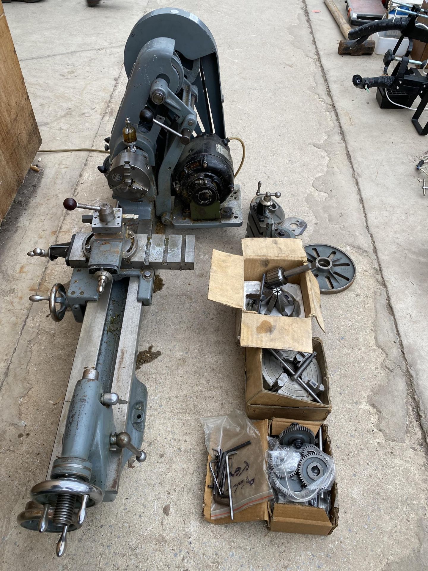 A MYFORD ML7 LATHE COMPLETE WITH SINGLE PHASE MOTOR, CHUCKS AND VARIOUS ACCESSORIES - Image 2 of 10