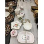 A MIXED LOT OF CERAMICS PIN TRAYS & SMALL VASES TO INCLUDE ROYAL WORCESTER, AYNSLEY, MINTONS ETC