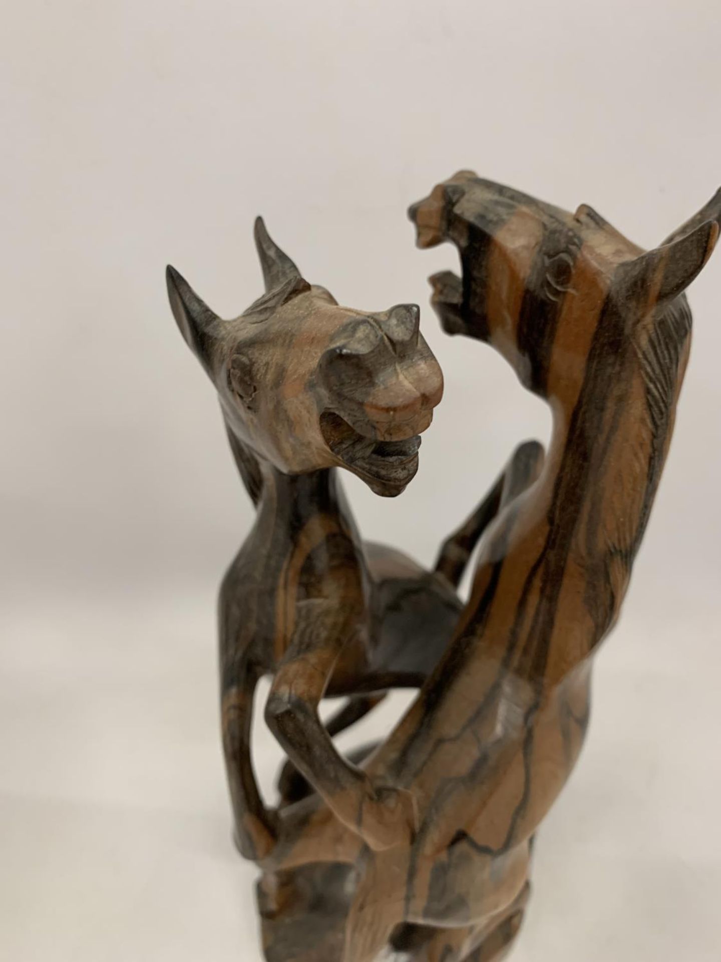 A TREEN CARVING OF FIGHTING HORSES HEIGHT 26CM - Image 3 of 6