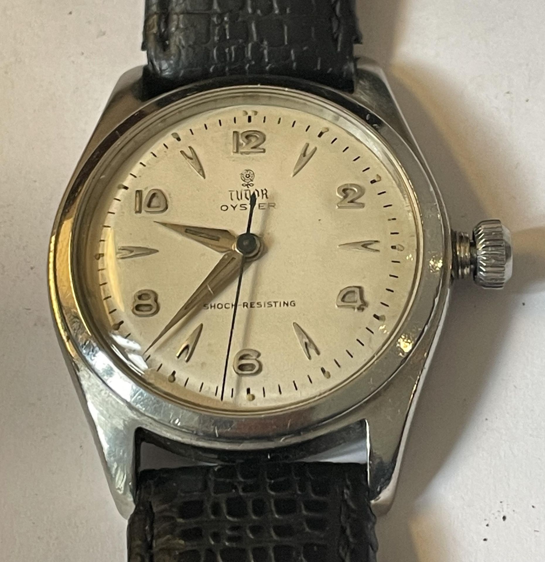 A GENTS TUDOR ROLEX OYSTER WRIST WATCH IN ORIGINAL BOX SEEN WORKING BUT NO WARRANTY