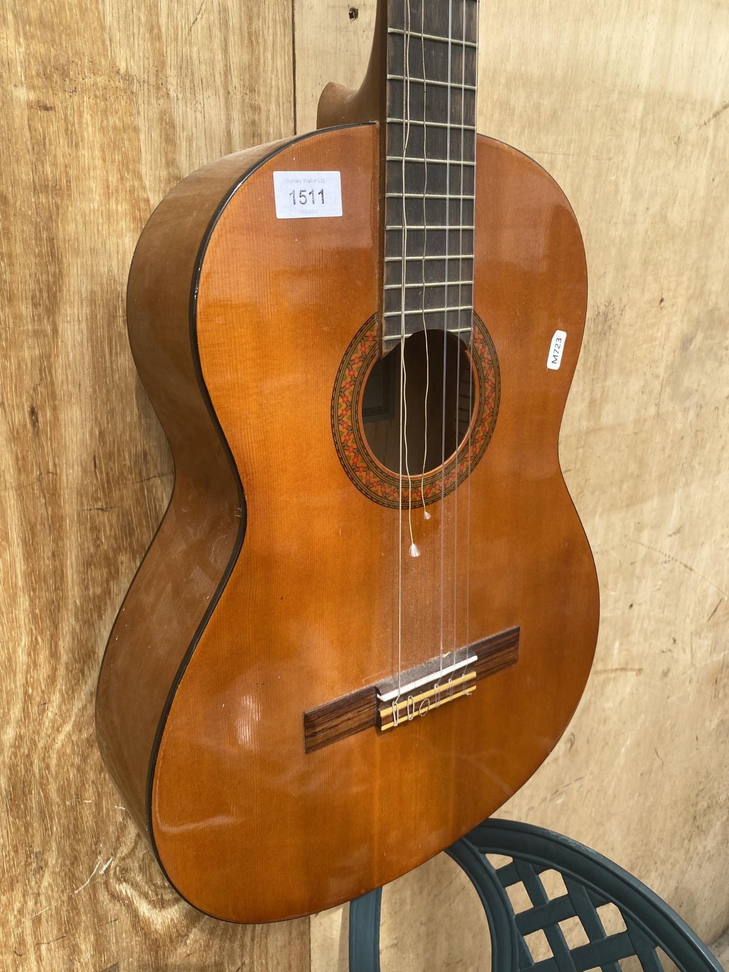 A YAMAHA CM40 ACOUSTIC GUITAR - Bild 2 aus 3