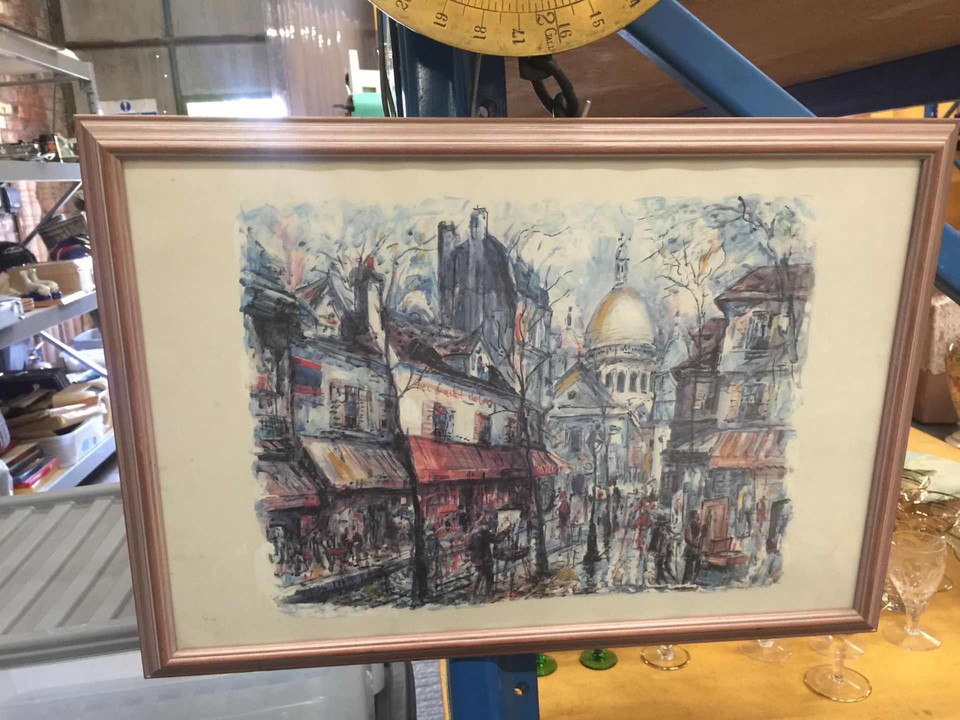 A FRAMED PRINT OF A COSMOPOLITAN CAFE SCENE 51.5CM X 36.5CM