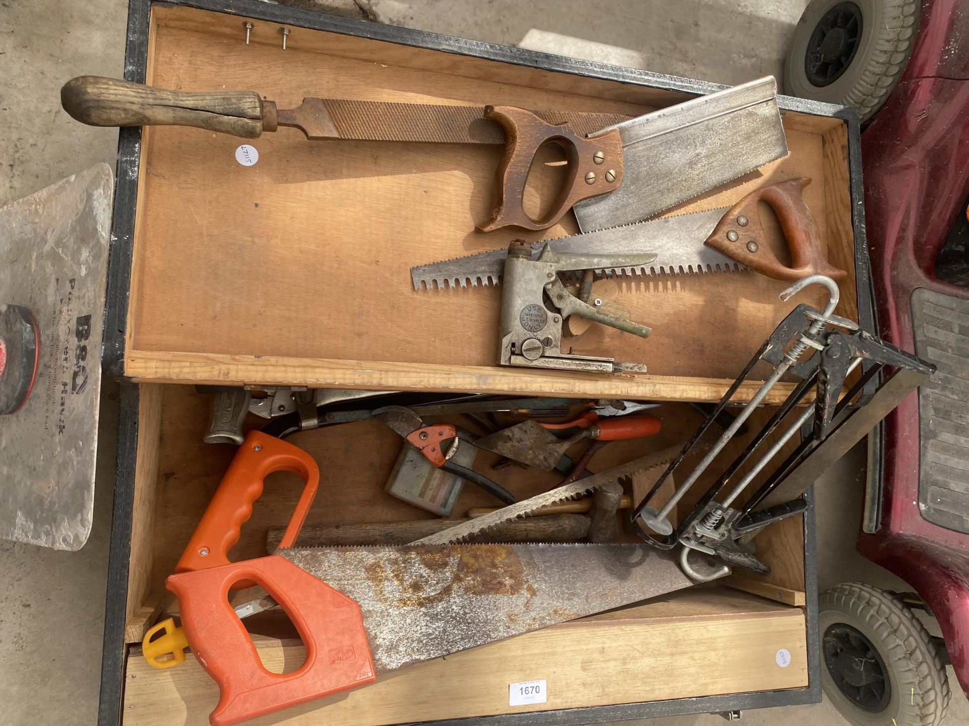 A VINTAGE WOODEN JOINERS WITH TOOLS TO INCLUDE SAWS, MOLE GRIPS AND A LARGE FILE ETC - Image 2 of 2