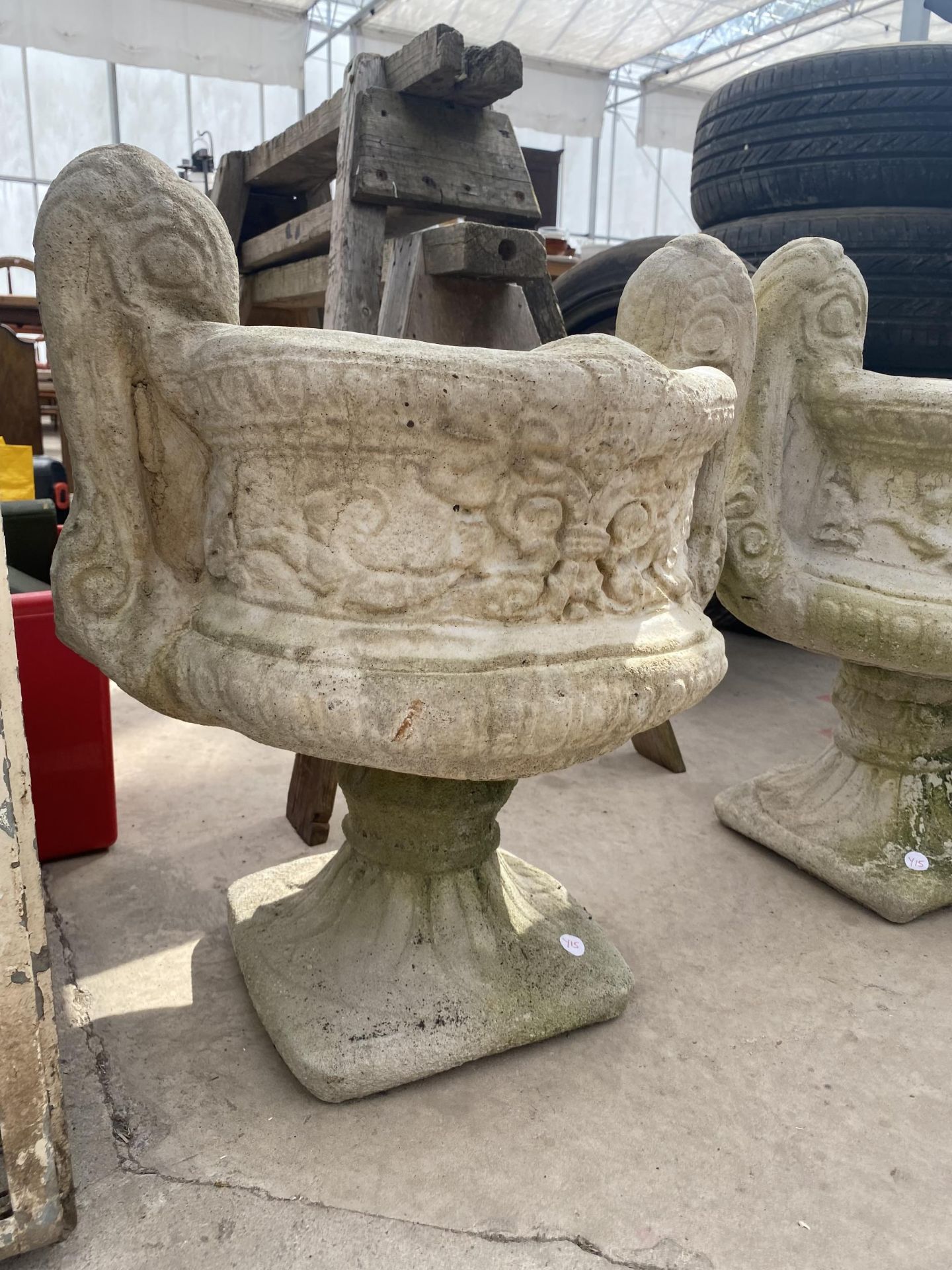 A PAIR OF CONCERETE URN PLANTERS ON PEDESTAL BASES (H:54CM) - Image 2 of 5
