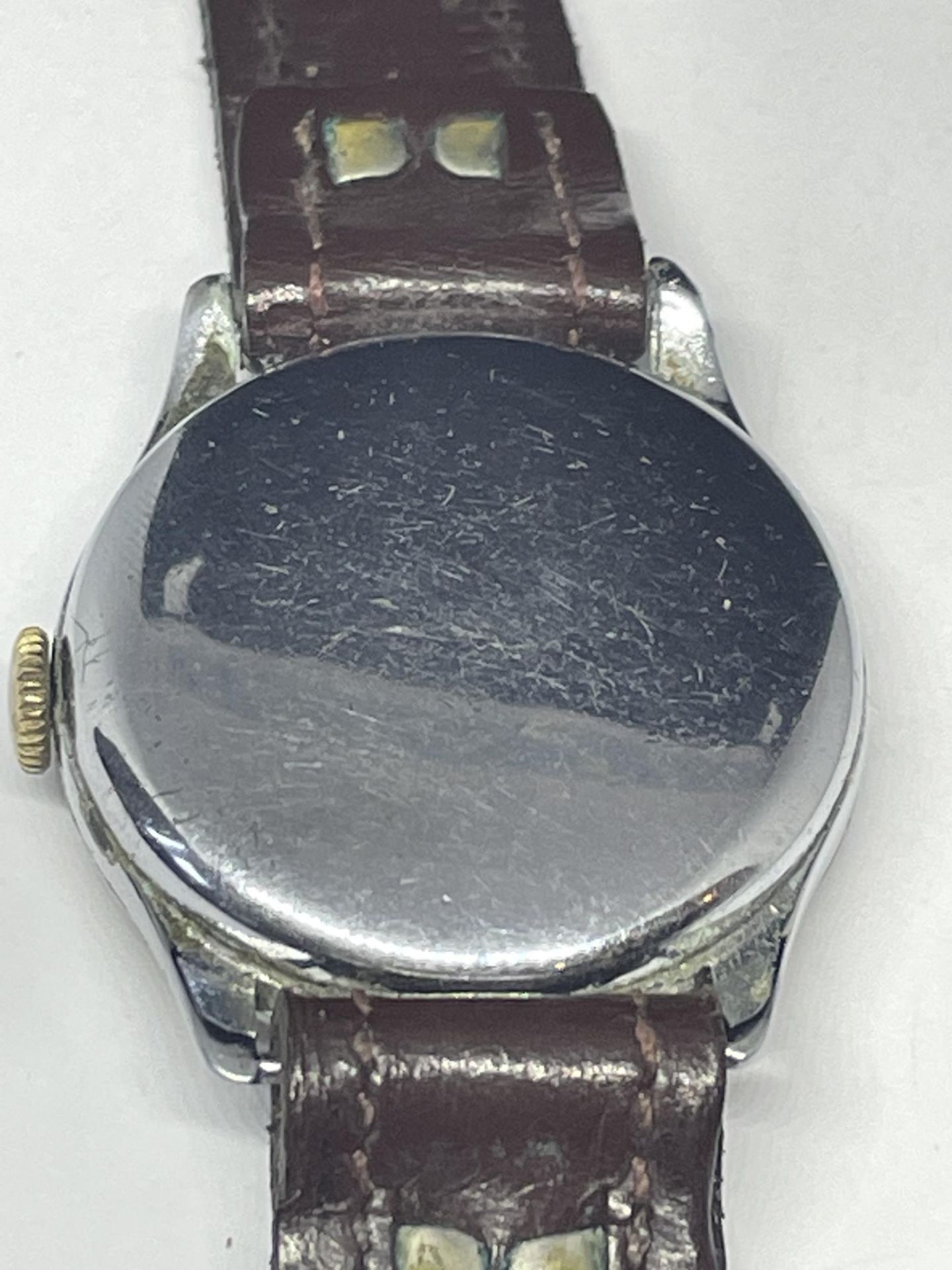 A MENTOR MILITARY STYLE GENTS WRIST WATCH, SEEN WORKING BUT NO WARRANTIES GIVEN - Image 3 of 4