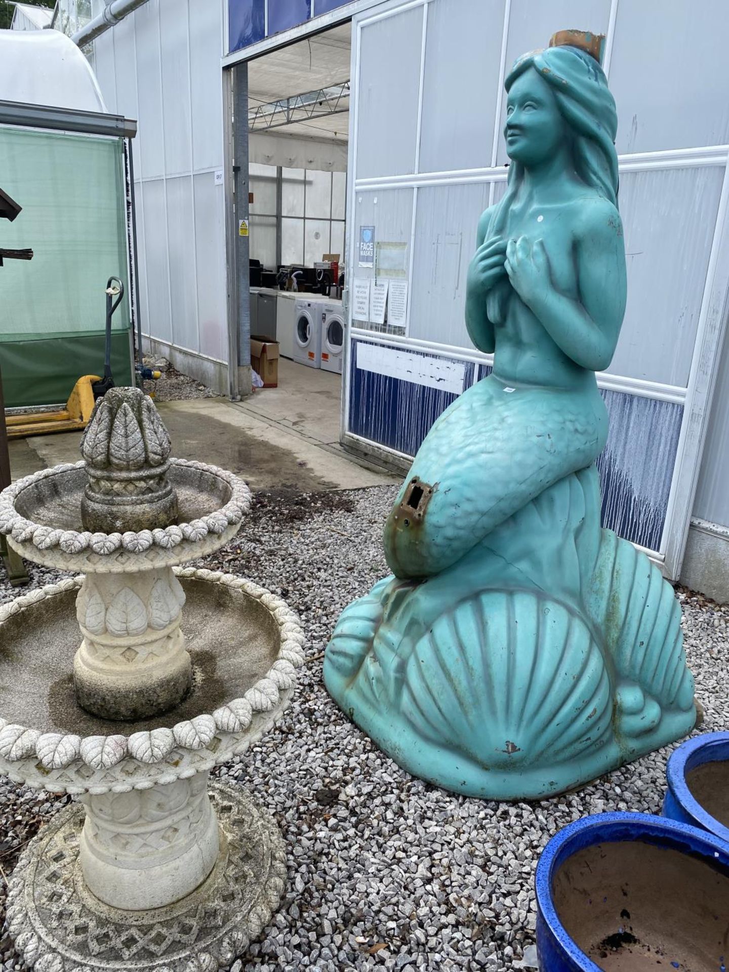 A LARGE FIBRE GLASS MERMAID GARDEN FEATURE (H:215CM) (PLEASE NOTE THIS WAS A FORMER 1999 BLACKPOOL - Image 5 of 5