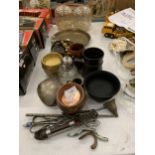 A MIXED GROUP OF VINTAGE ITEMS, CANDLE SNUFFER, BRASS TRAY ETC