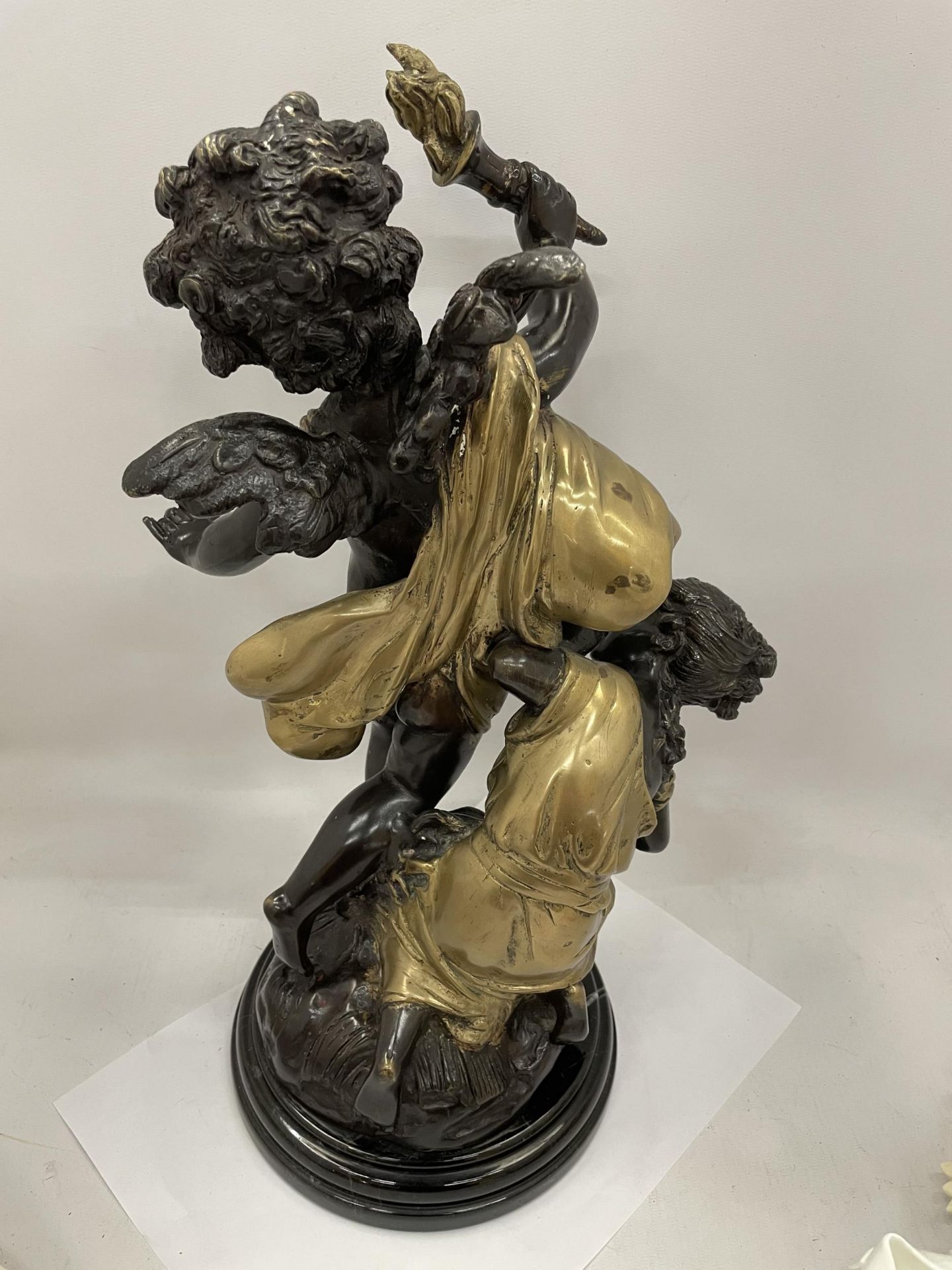 AN ANTIQUE FRENCH BRONZE MODEL OF TWO CHERUBS, SIGNED, HEIGHT 43CM - Image 3 of 4