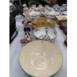 A MIXED LOT OF CERAMICS TO INCLUDE STAFFORDSHIRE FIGURES, PARIAN STYLE FIGURE ETC