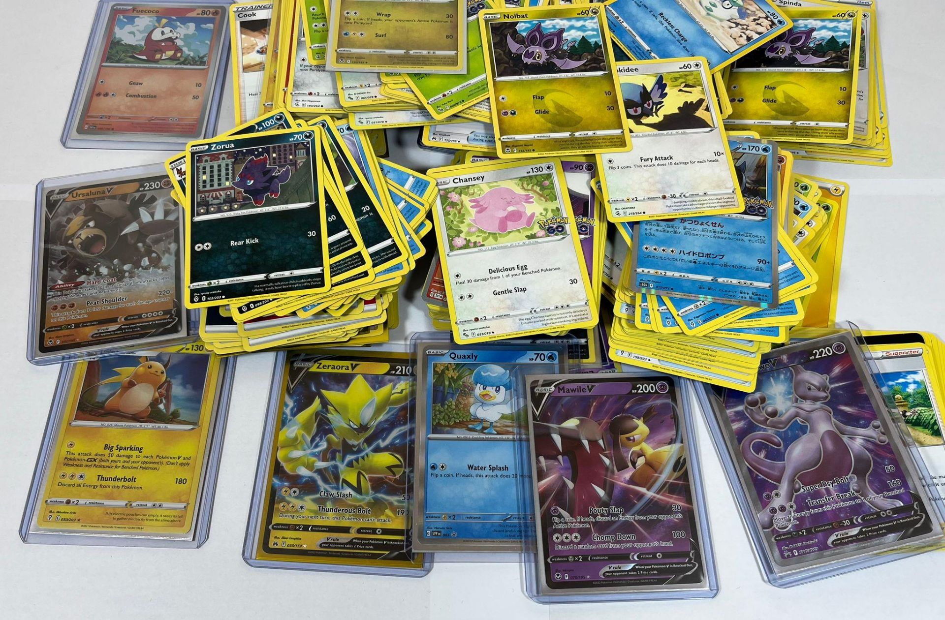 A LARGE COLLECTION OF APPROXIMATELY 400 POKEMON CARDS, V CARDS, HOLOS ETC - Image 3 of 4