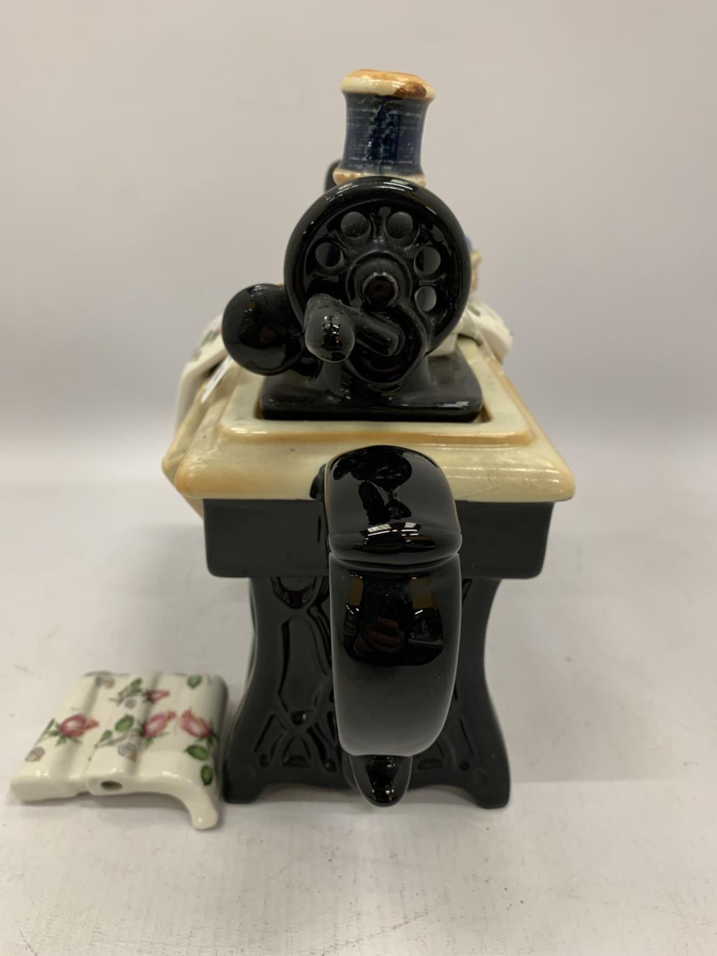 A TEAPOT IN THE GUISE OF A SEWING MACHINE - A/F - Image 3 of 5